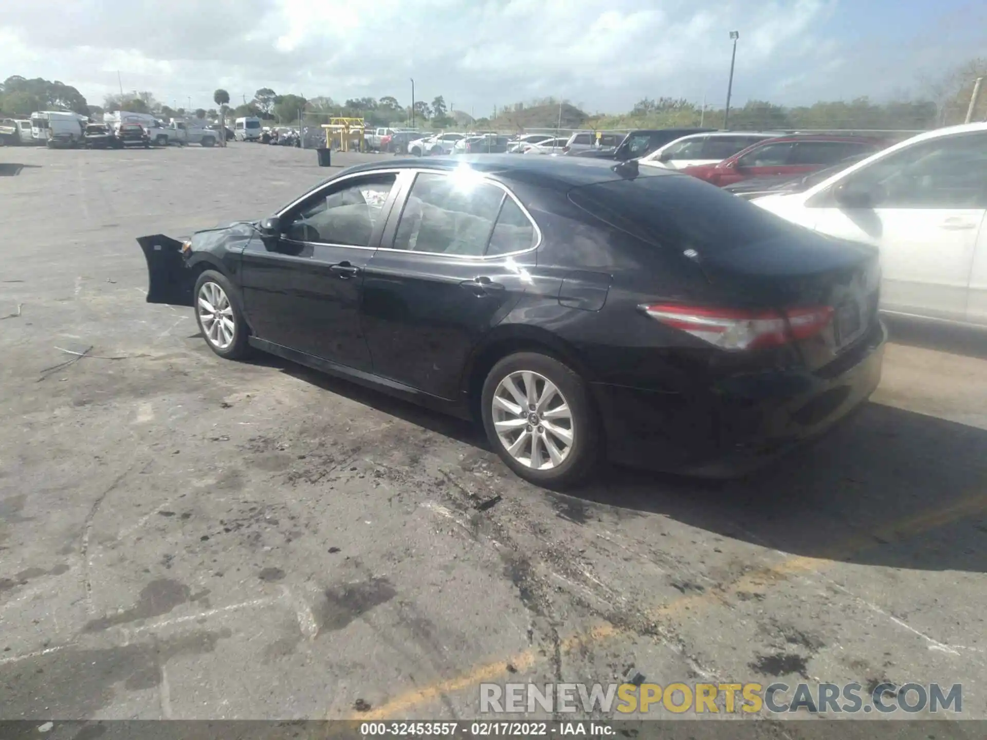 3 Photograph of a damaged car 4T1B11HK1KU740424 TOYOTA CAMRY 2019