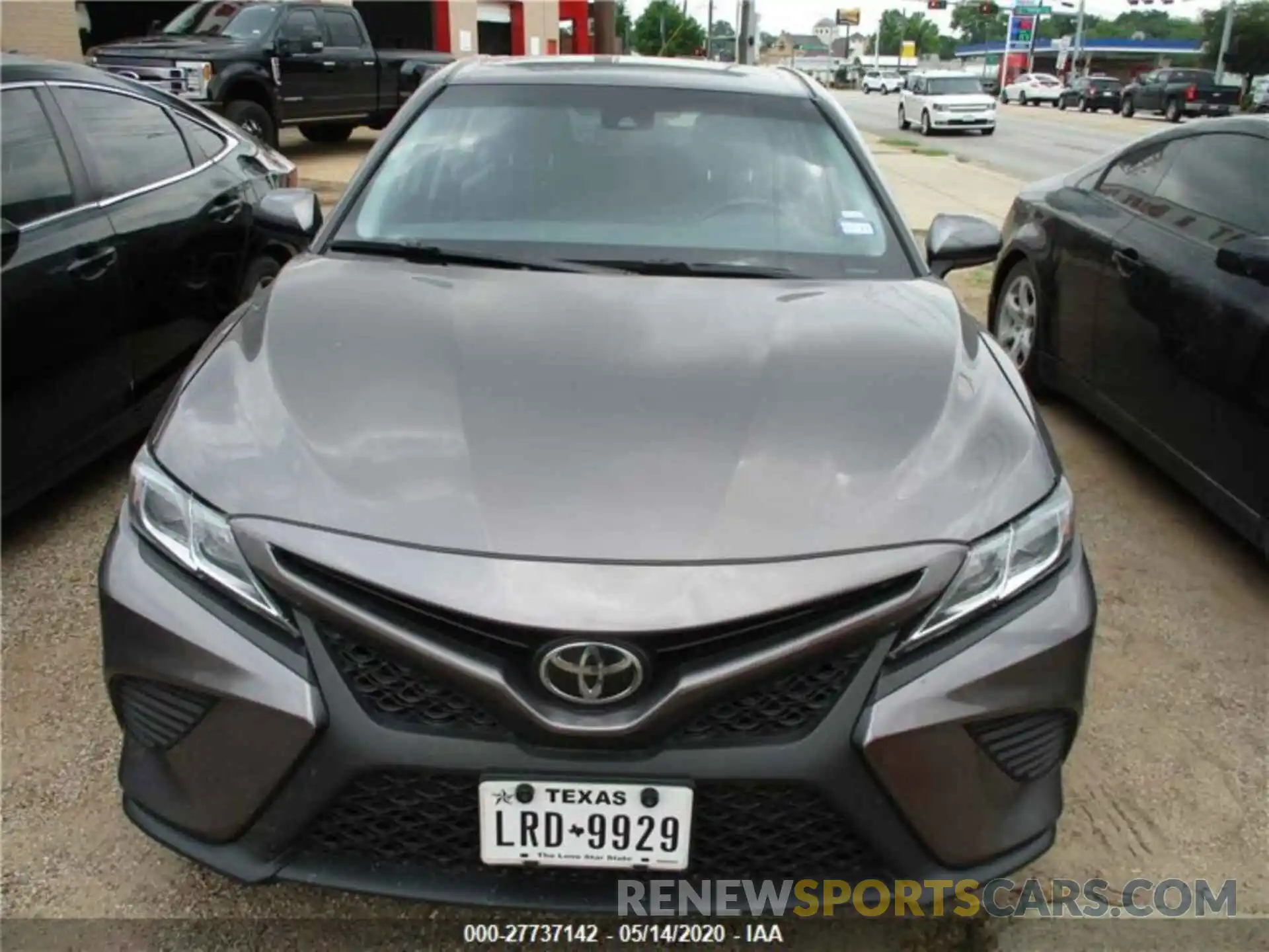 10 Photograph of a damaged car 4T1B11HK1KU740486 TOYOTA CAMRY 2019