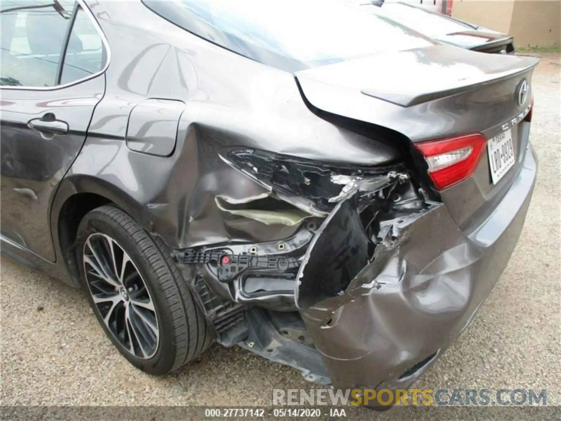 3 Photograph of a damaged car 4T1B11HK1KU740486 TOYOTA CAMRY 2019