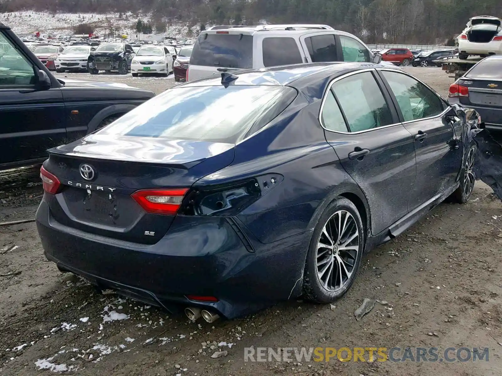 4 Photograph of a damaged car 4T1B11HK1KU740553 TOYOTA CAMRY 2019