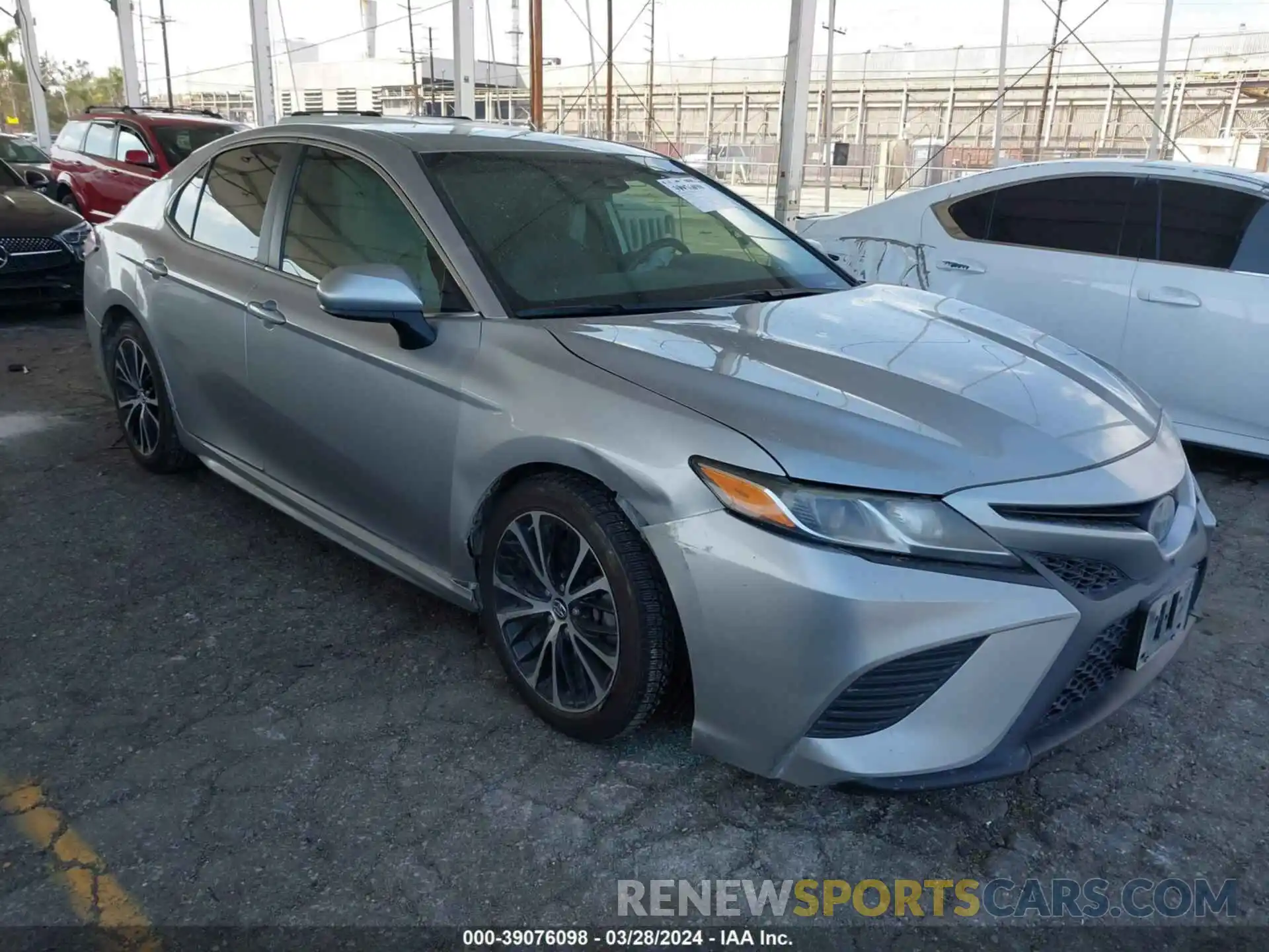 1 Photograph of a damaged car 4T1B11HK1KU743288 TOYOTA CAMRY 2019