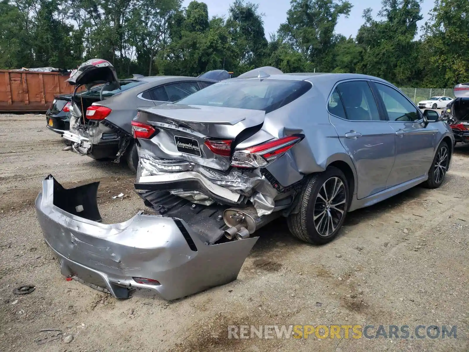 4 Photograph of a damaged car 4T1B11HK1KU743372 TOYOTA CAMRY 2019