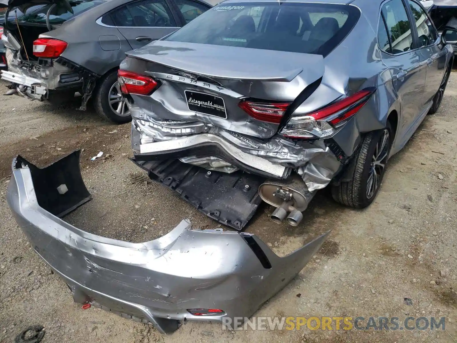 9 Photograph of a damaged car 4T1B11HK1KU743372 TOYOTA CAMRY 2019