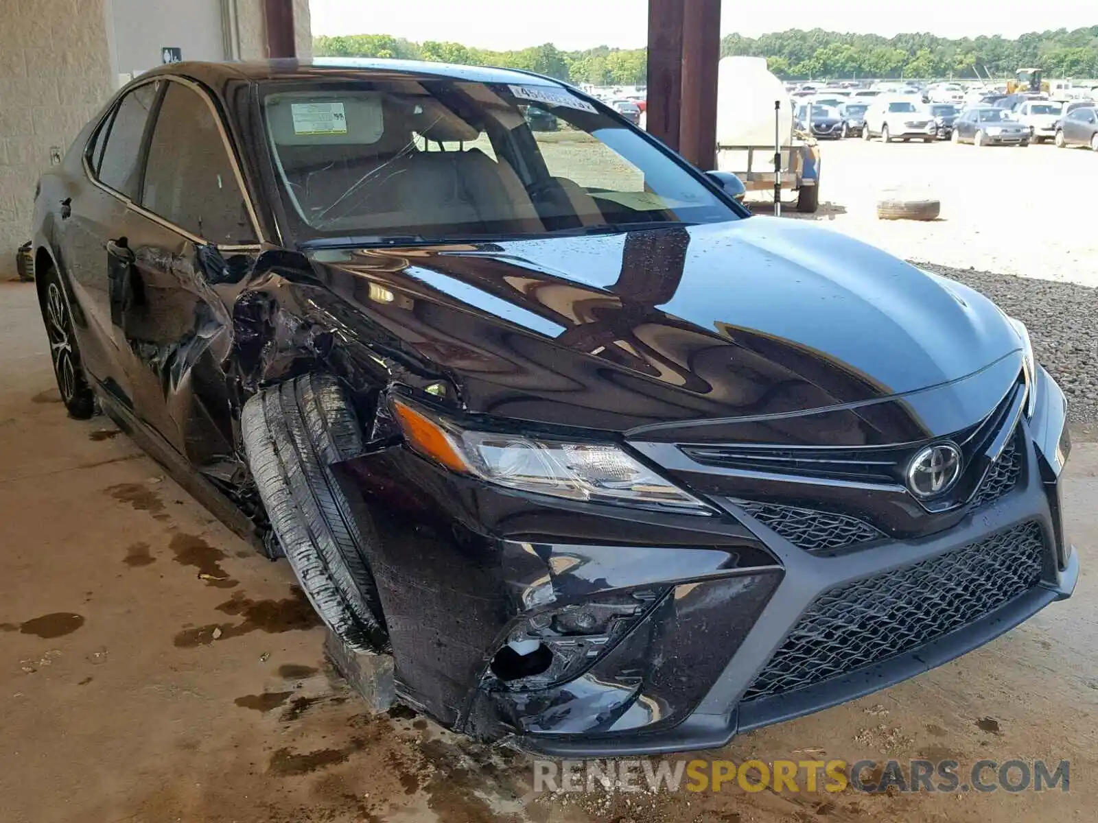 1 Photograph of a damaged car 4T1B11HK1KU744912 TOYOTA CAMRY 2019