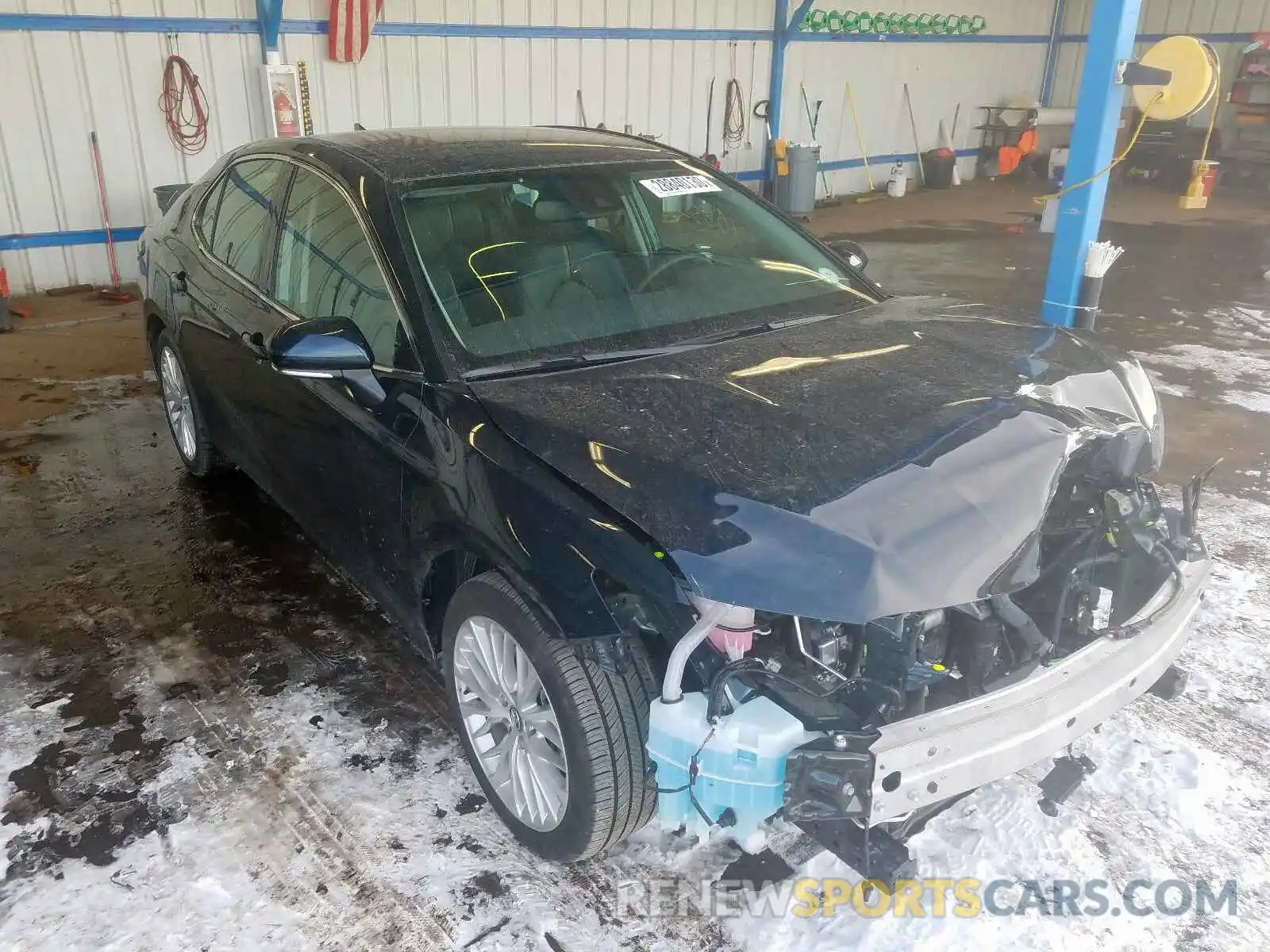 1 Photograph of a damaged car 4T1B11HK1KU746417 TOYOTA CAMRY 2019