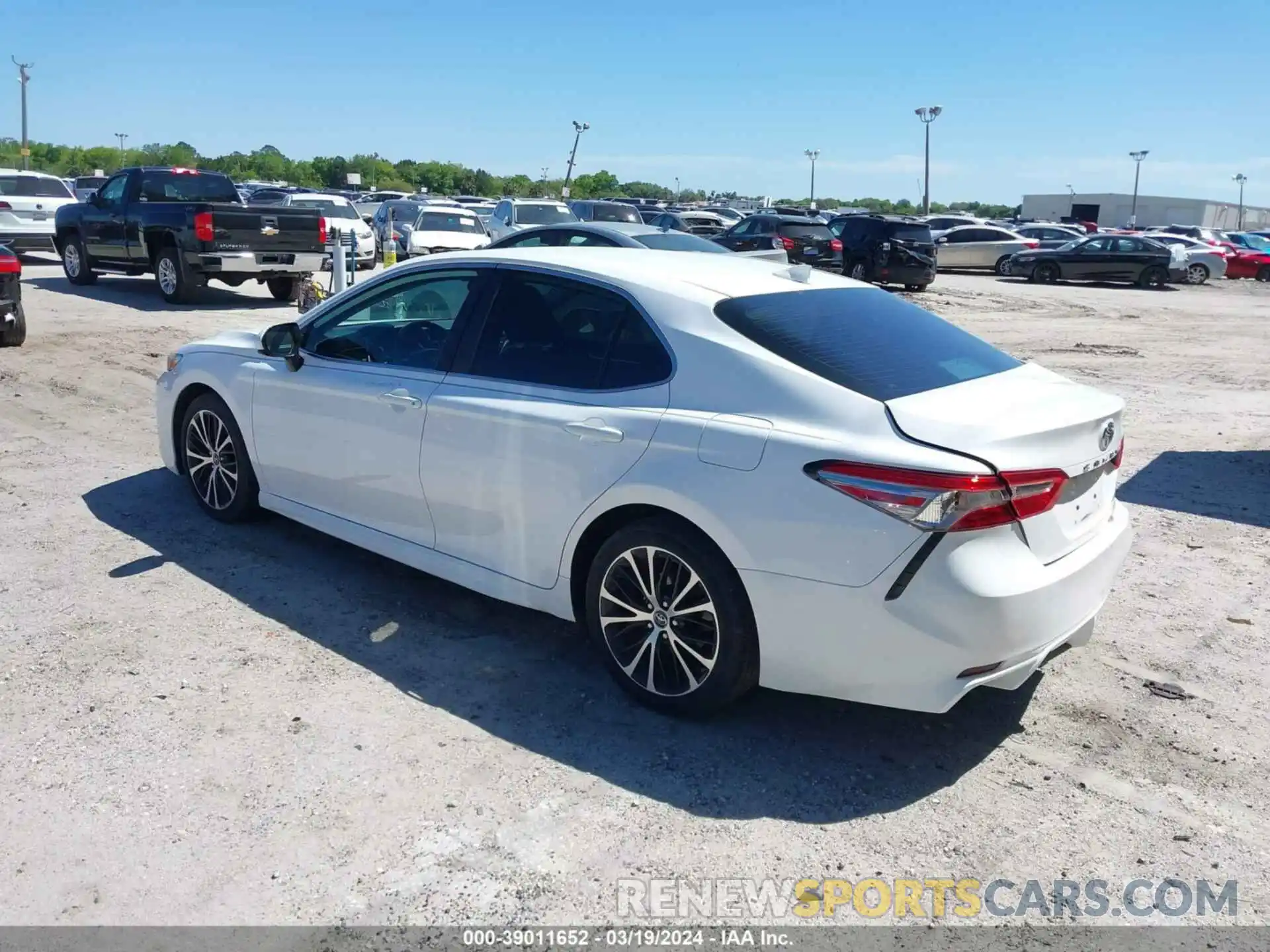 3 Photograph of a damaged car 4T1B11HK1KU746868 TOYOTA CAMRY 2019