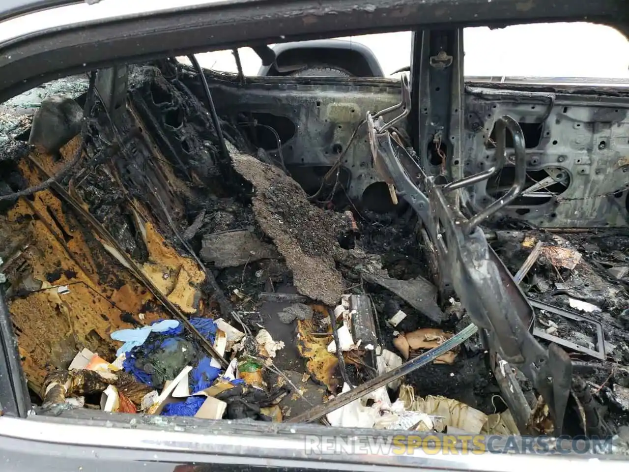 6 Photograph of a damaged car 4T1B11HK1KU747356 TOYOTA CAMRY 2019