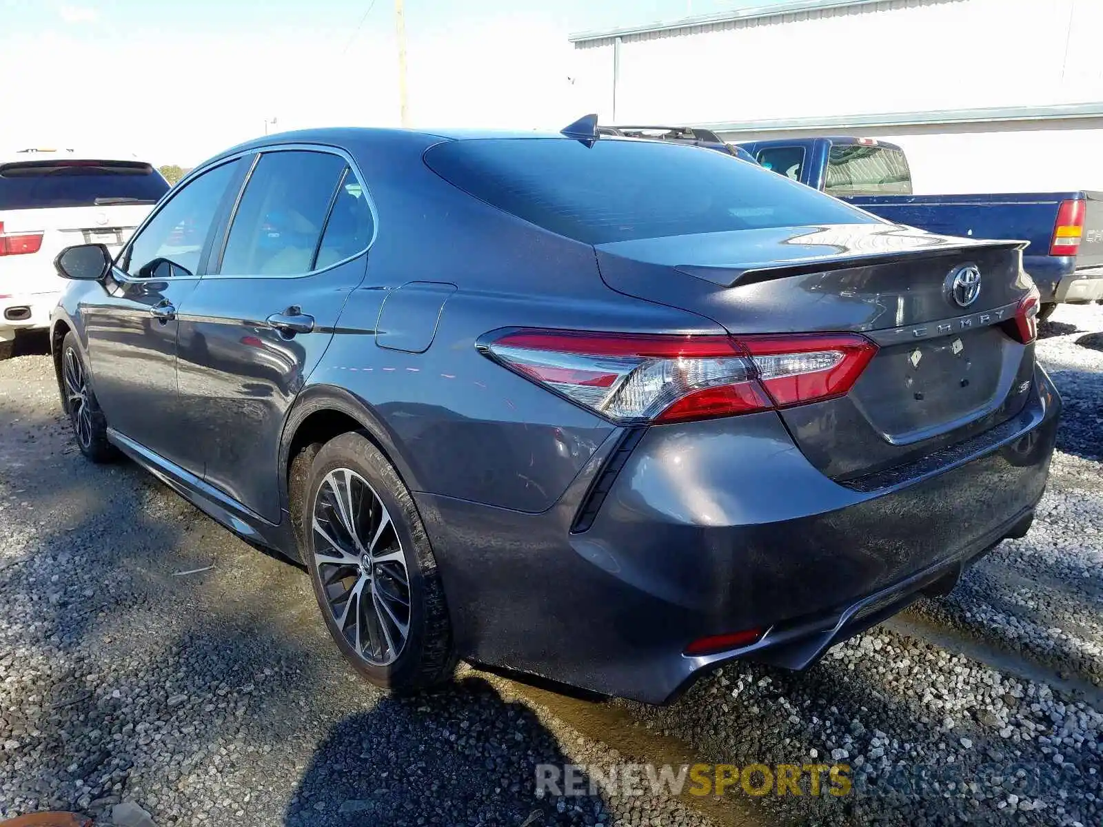 3 Photograph of a damaged car 4T1B11HK1KU748314 TOYOTA CAMRY 2019