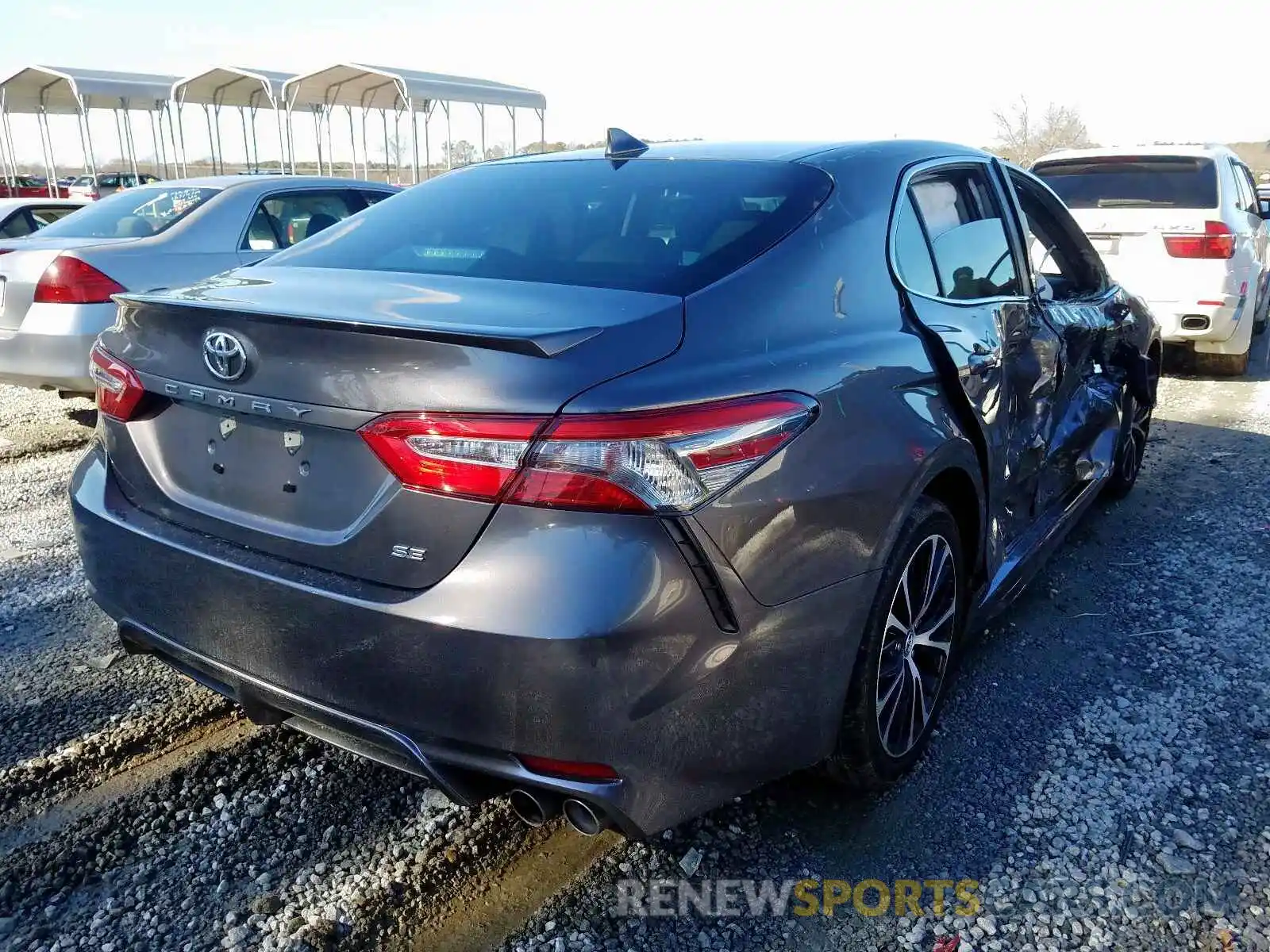 4 Photograph of a damaged car 4T1B11HK1KU748314 TOYOTA CAMRY 2019