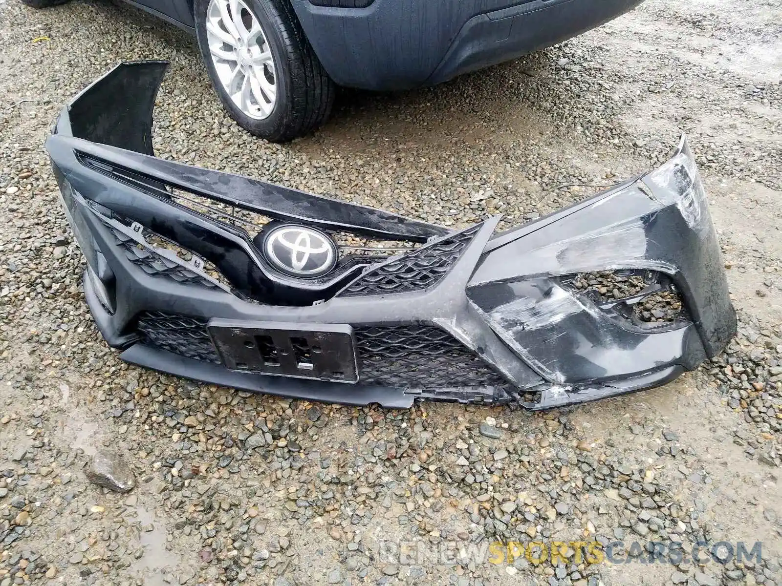 9 Photograph of a damaged car 4T1B11HK1KU748491 TOYOTA CAMRY 2019