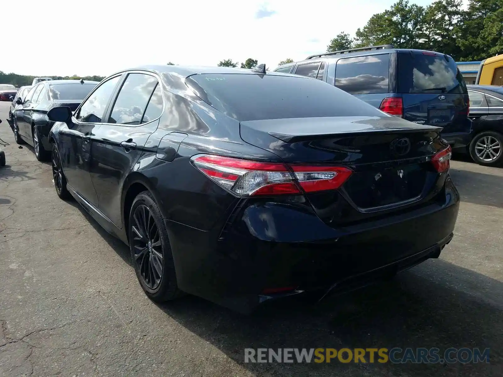 3 Photograph of a damaged car 4T1B11HK1KU748698 TOYOTA CAMRY 2019