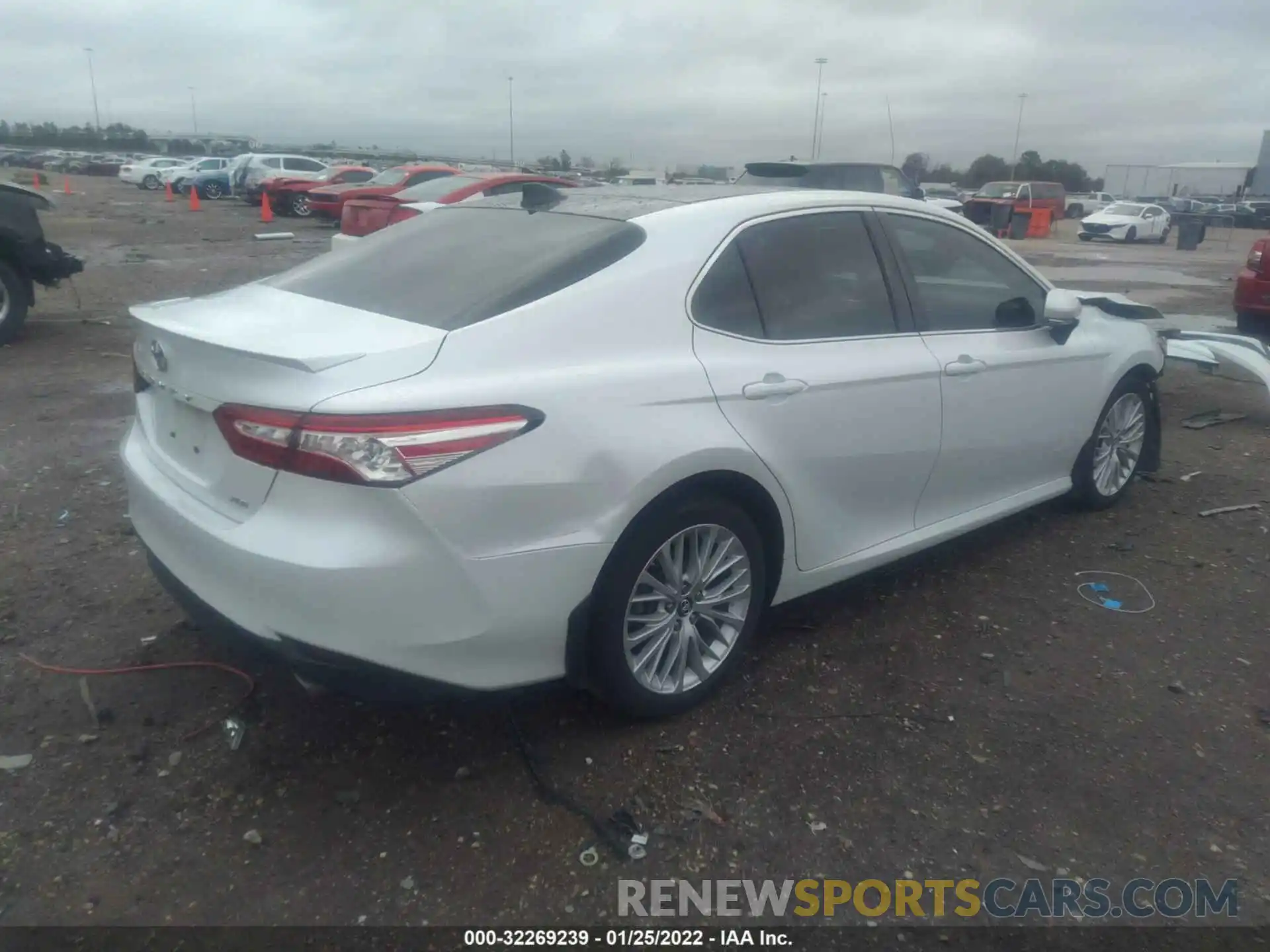 4 Фотография поврежденного автомобиля 4T1B11HK1KU749317 TOYOTA CAMRY 2019