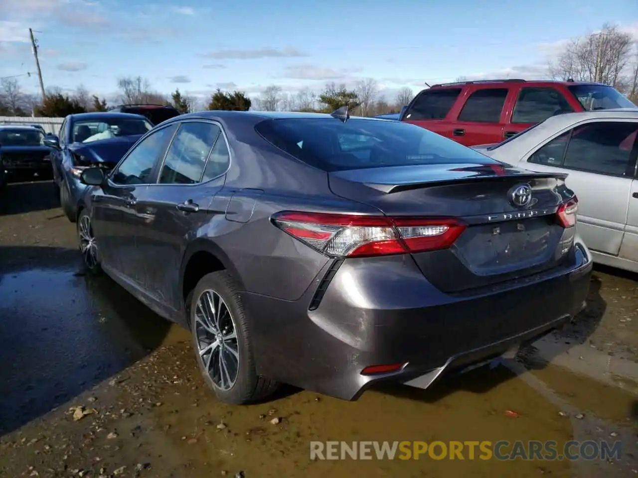 3 Photograph of a damaged car 4T1B11HK1KU749480 TOYOTA CAMRY 2019