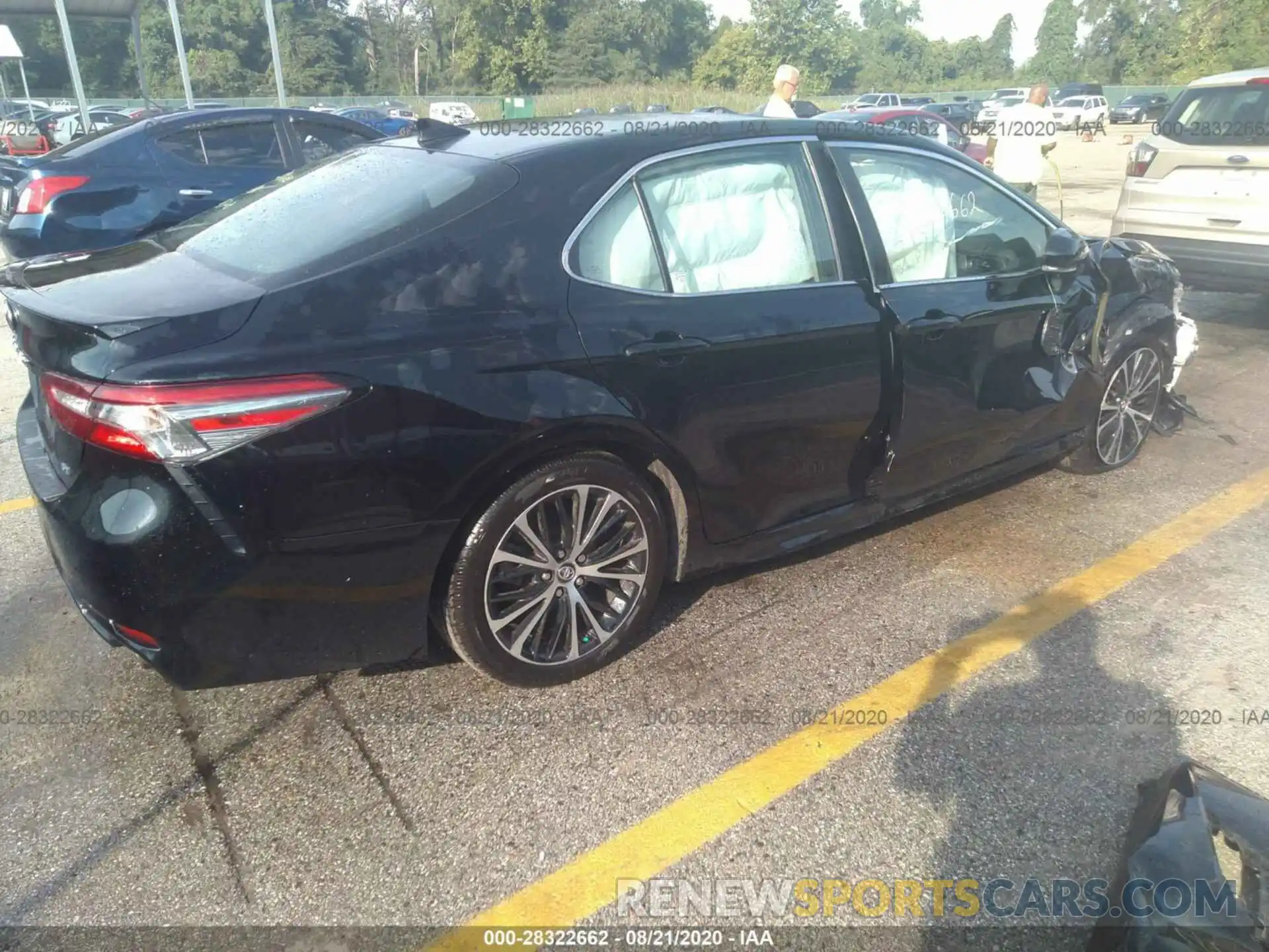 4 Photograph of a damaged car 4T1B11HK1KU750273 TOYOTA CAMRY 2019