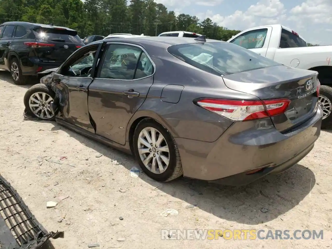 3 Photograph of a damaged car 4T1B11HK1KU750614 TOYOTA CAMRY 2019