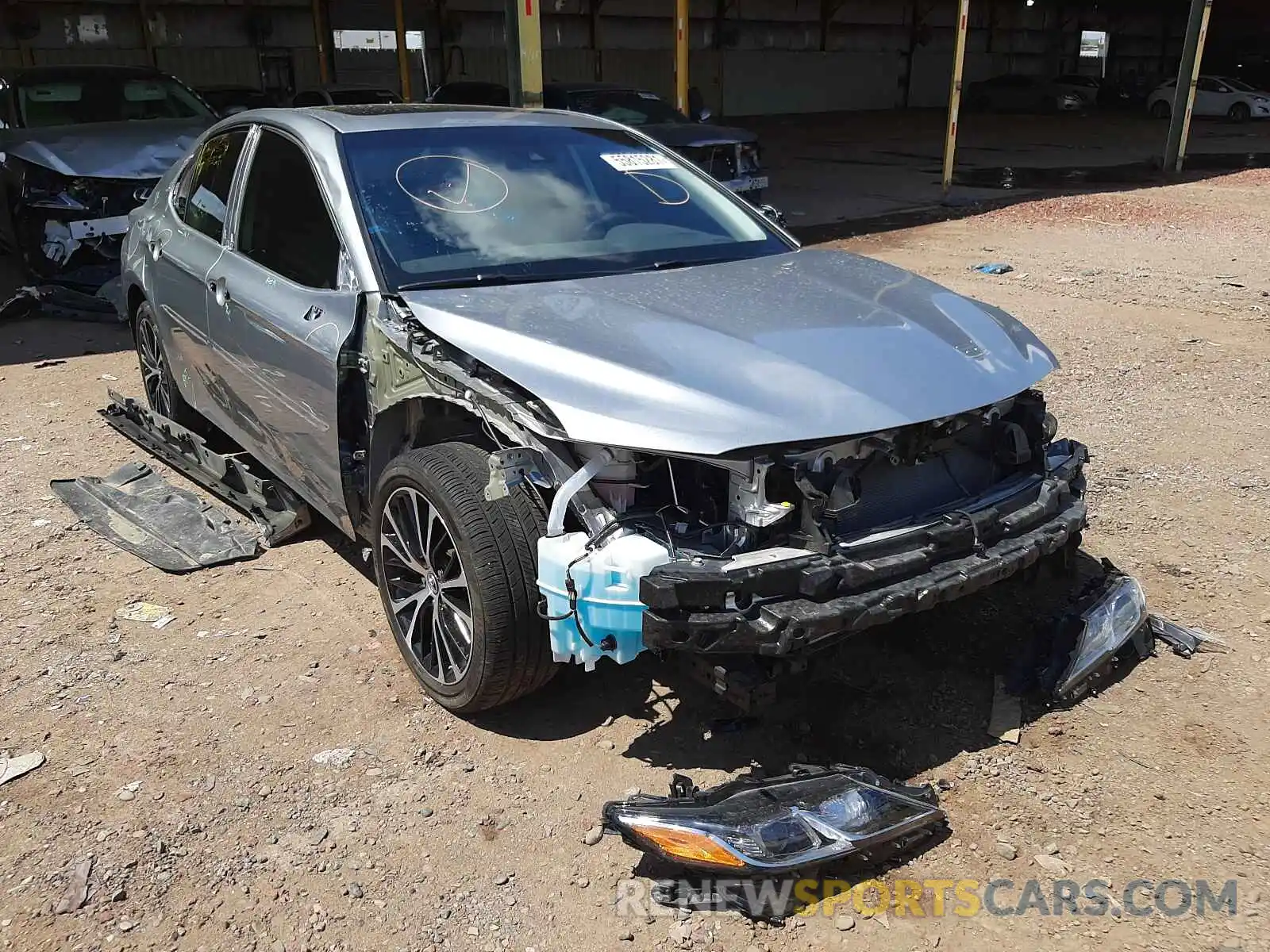 1 Photograph of a damaged car 4T1B11HK1KU752072 TOYOTA CAMRY 2019