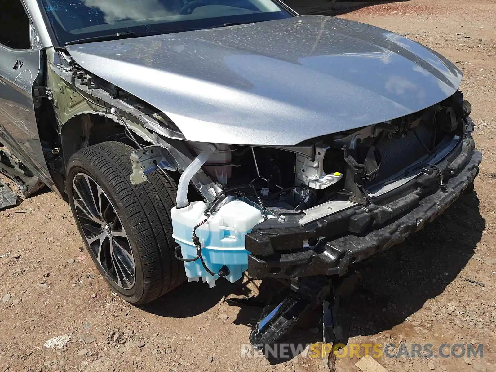 9 Photograph of a damaged car 4T1B11HK1KU752072 TOYOTA CAMRY 2019