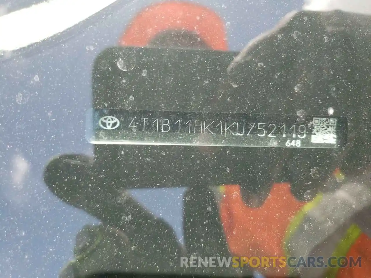 10 Photograph of a damaged car 4T1B11HK1KU752119 TOYOTA CAMRY 2019