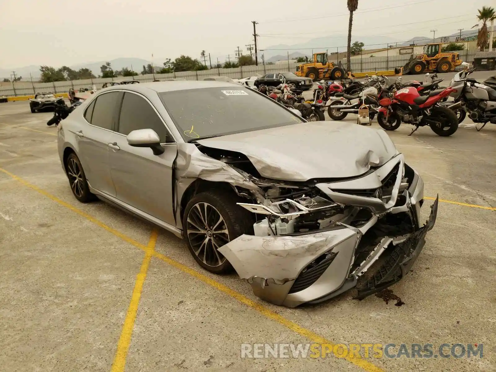 1 Photograph of a damaged car 4T1B11HK1KU752167 TOYOTA CAMRY 2019