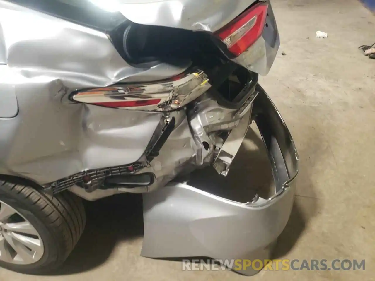 9 Photograph of a damaged car 4T1B11HK1KU752444 TOYOTA CAMRY 2019