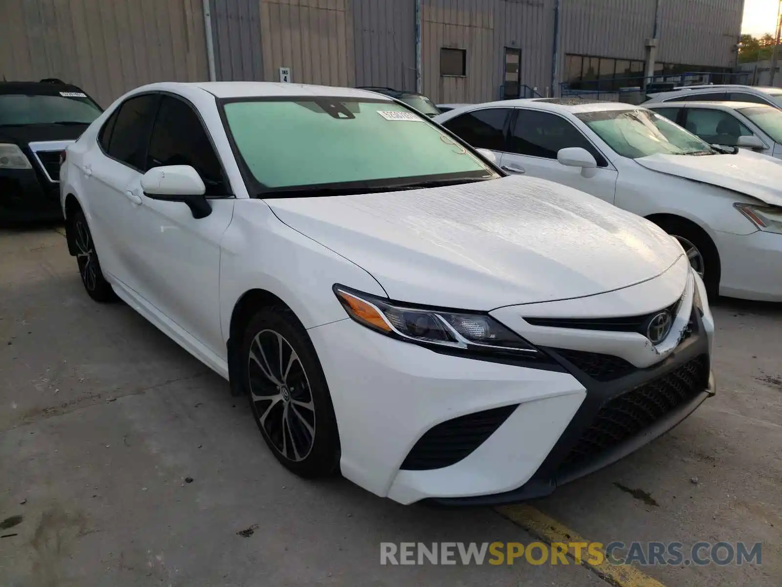 1 Photograph of a damaged car 4T1B11HK1KU753545 TOYOTA CAMRY 2019