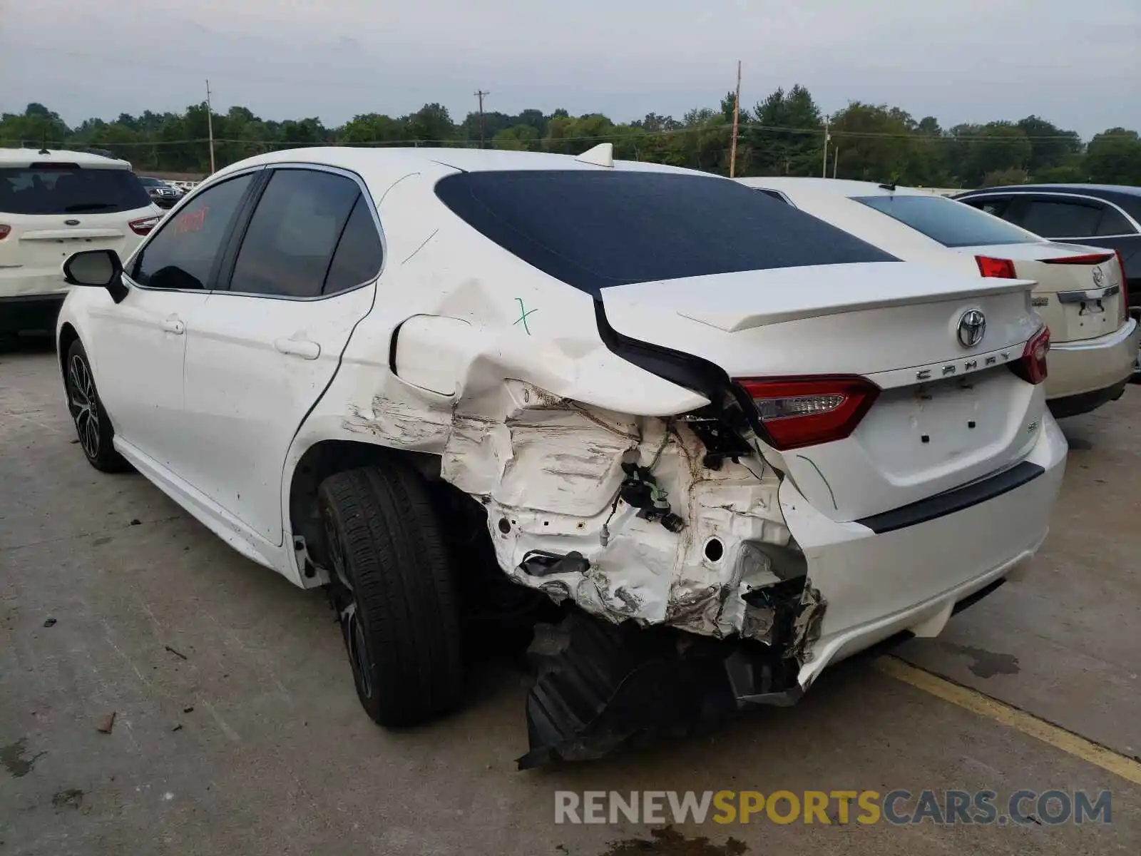 3 Photograph of a damaged car 4T1B11HK1KU753545 TOYOTA CAMRY 2019