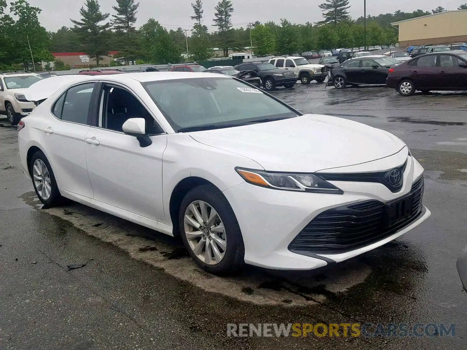 1 Photograph of a damaged car 4T1B11HK1KU754162 TOYOTA CAMRY 2019