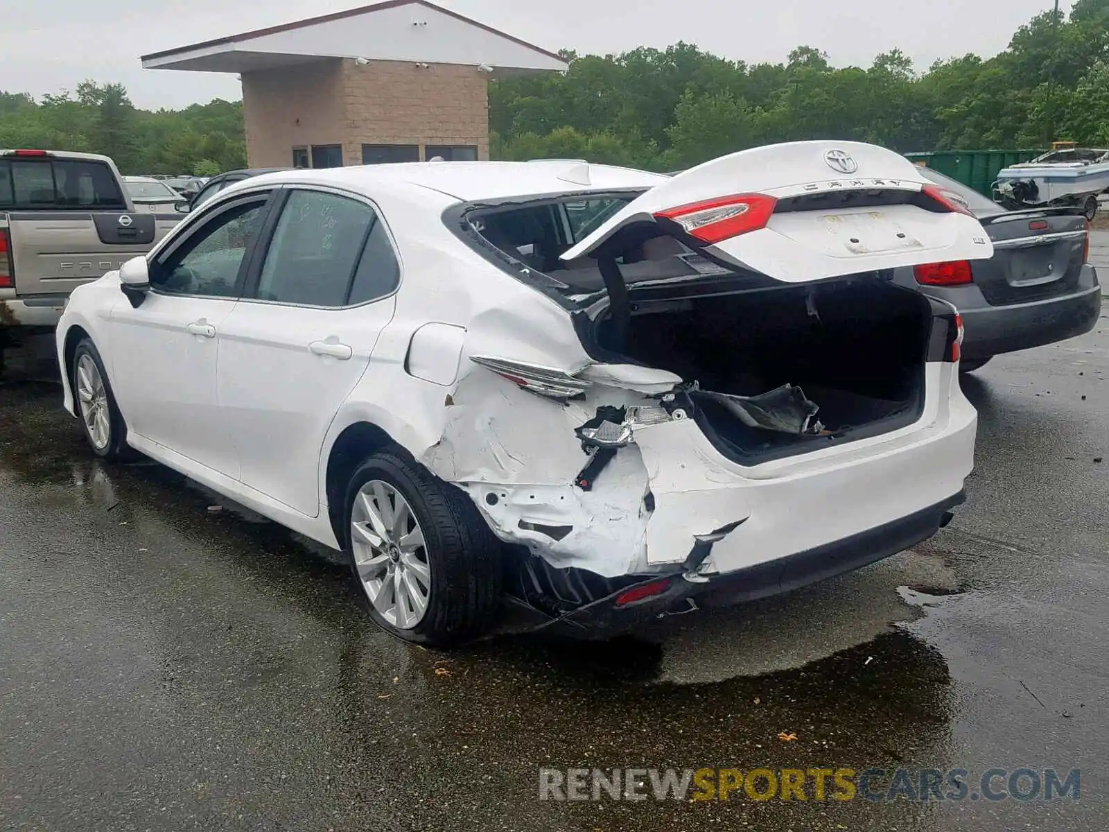 3 Photograph of a damaged car 4T1B11HK1KU754162 TOYOTA CAMRY 2019