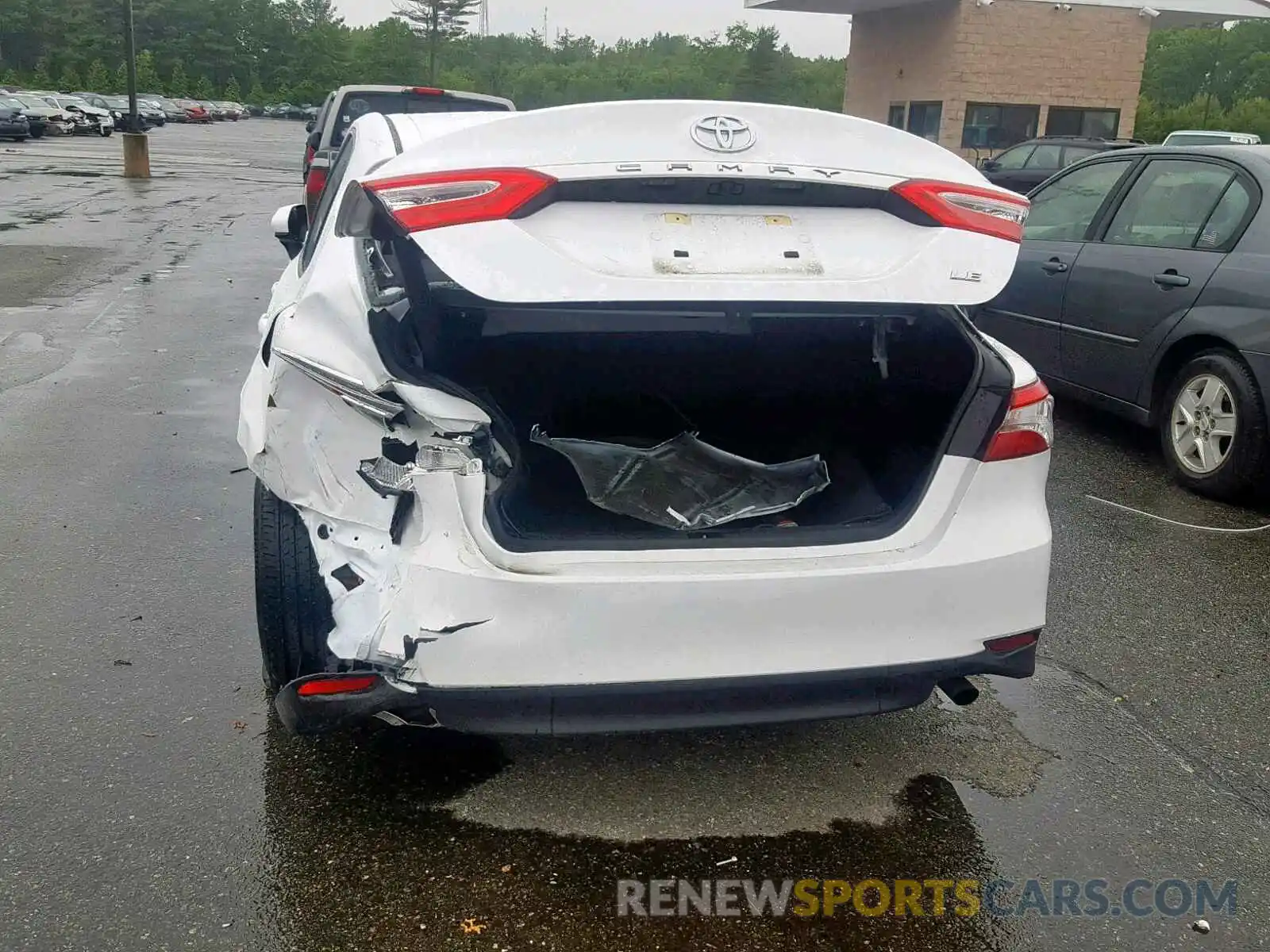 9 Photograph of a damaged car 4T1B11HK1KU754162 TOYOTA CAMRY 2019