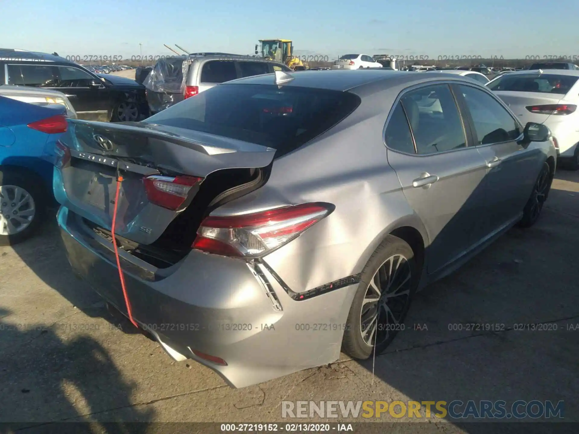 4 Photograph of a damaged car 4T1B11HK1KU754565 TOYOTA CAMRY 2019