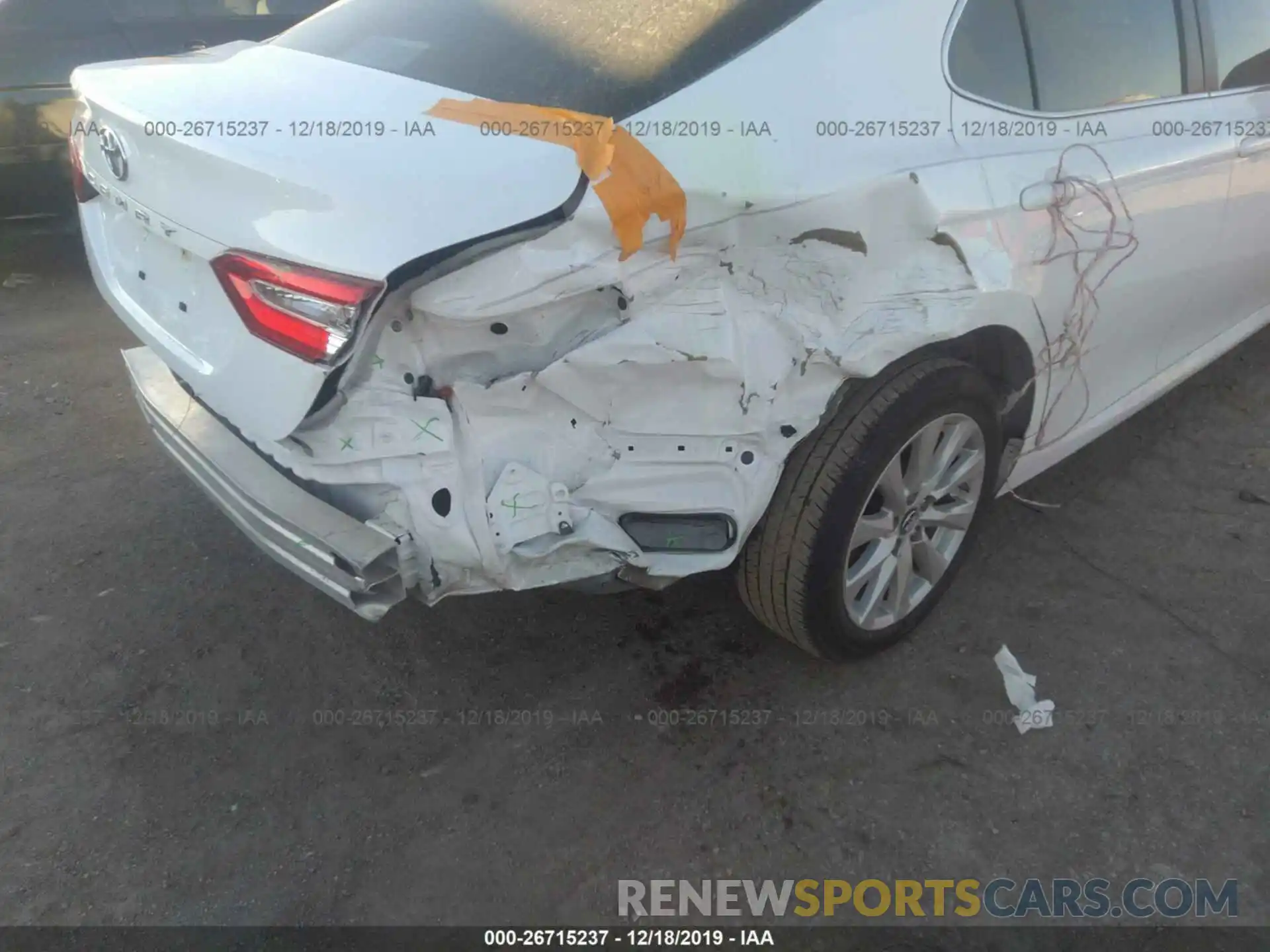 6 Photograph of a damaged car 4T1B11HK1KU754811 TOYOTA CAMRY 2019