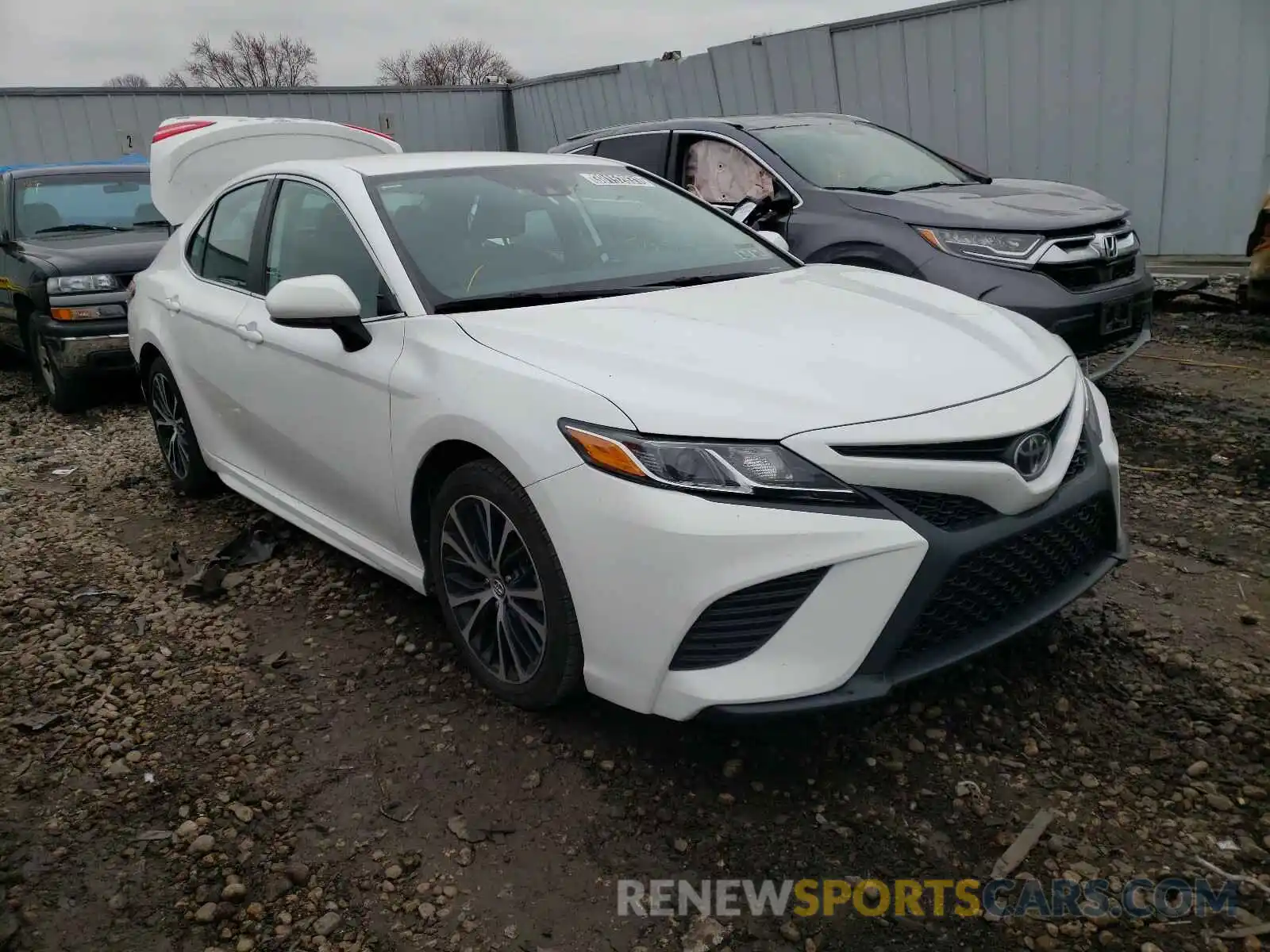 1 Photograph of a damaged car 4T1B11HK1KU754842 TOYOTA CAMRY 2019