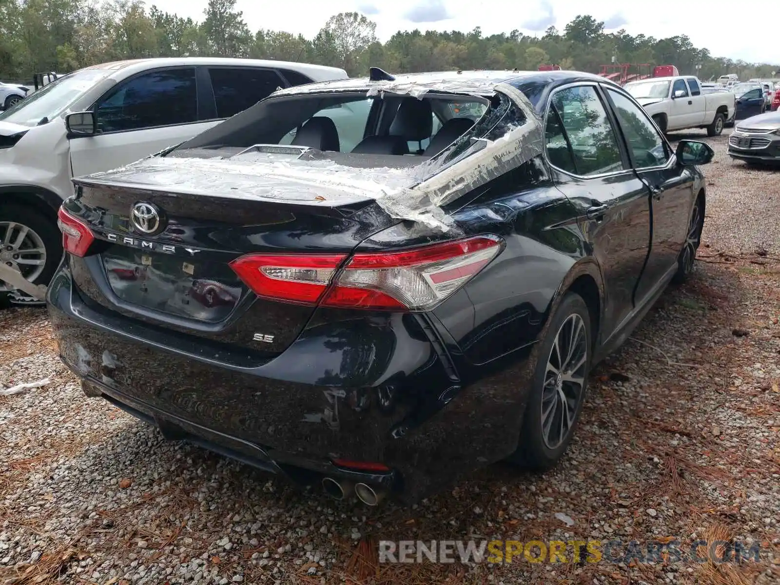 4 Photograph of a damaged car 4T1B11HK1KU754954 TOYOTA CAMRY 2019