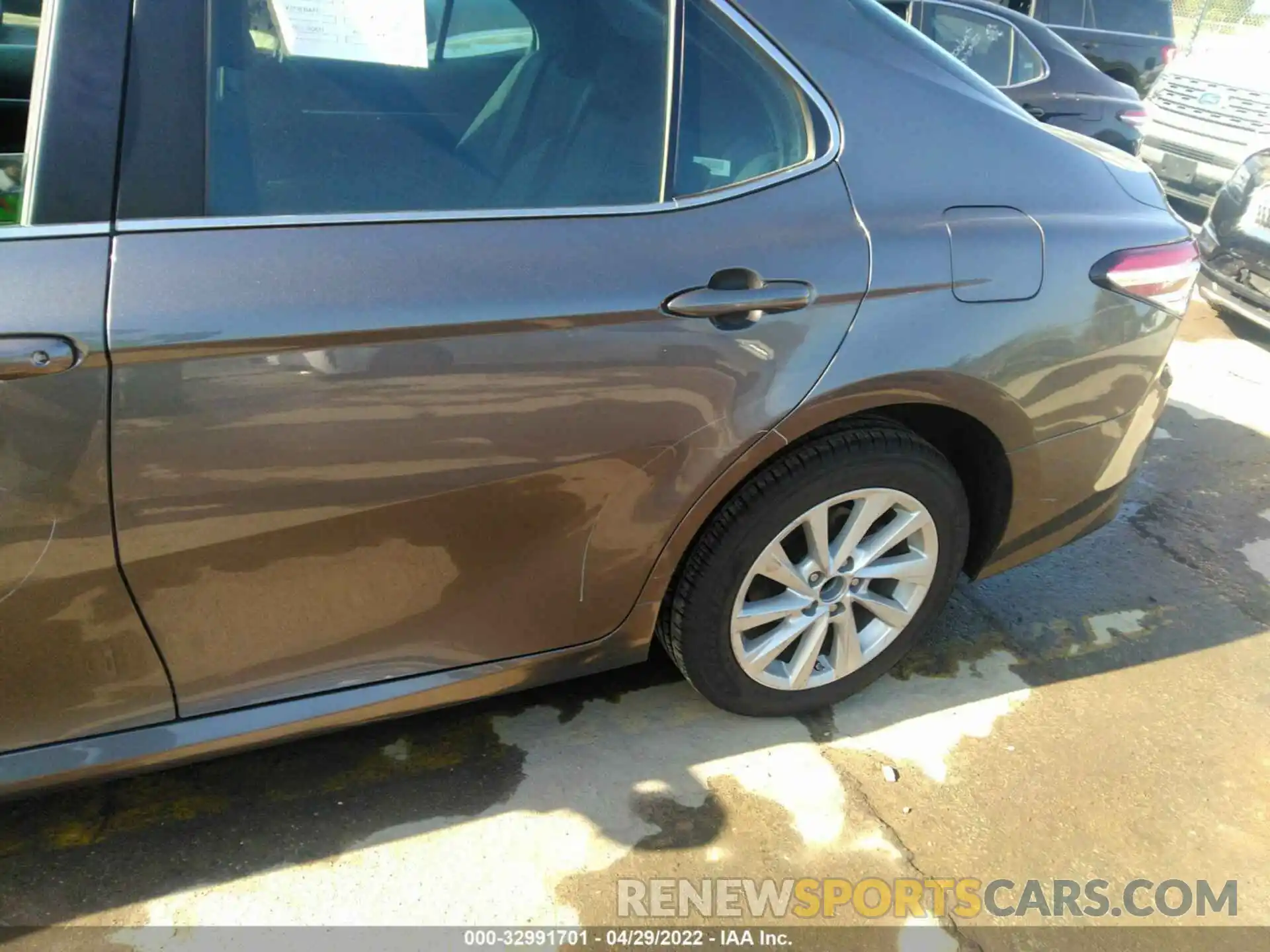 12 Photograph of a damaged car 4T1B11HK1KU755201 TOYOTA CAMRY 2019