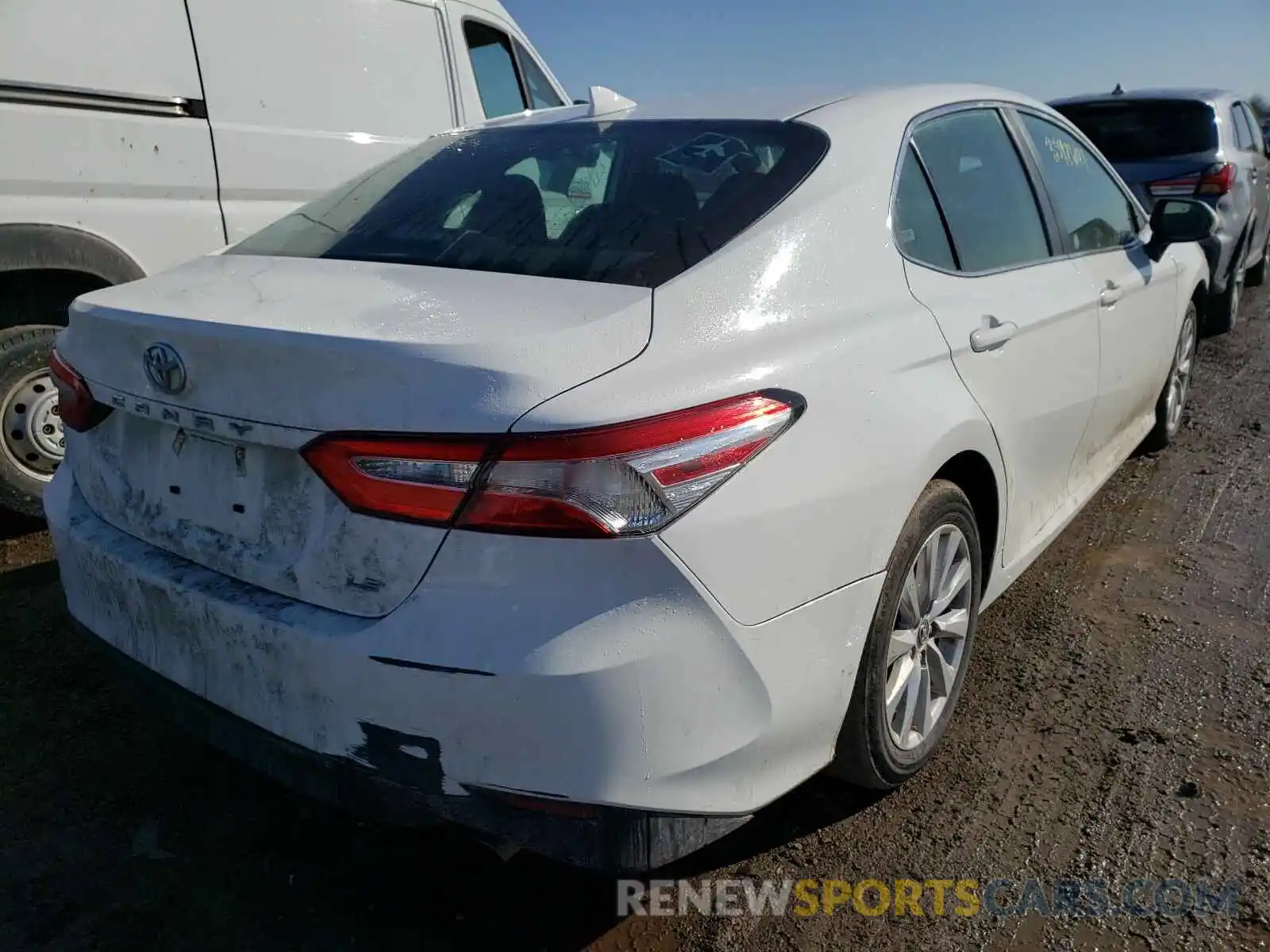 4 Фотография поврежденного автомобиля 4T1B11HK1KU755277 TOYOTA CAMRY 2019