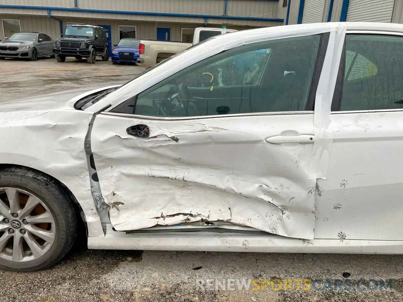 9 Photograph of a damaged car 4T1B11HK1KU755456 TOYOTA CAMRY 2019