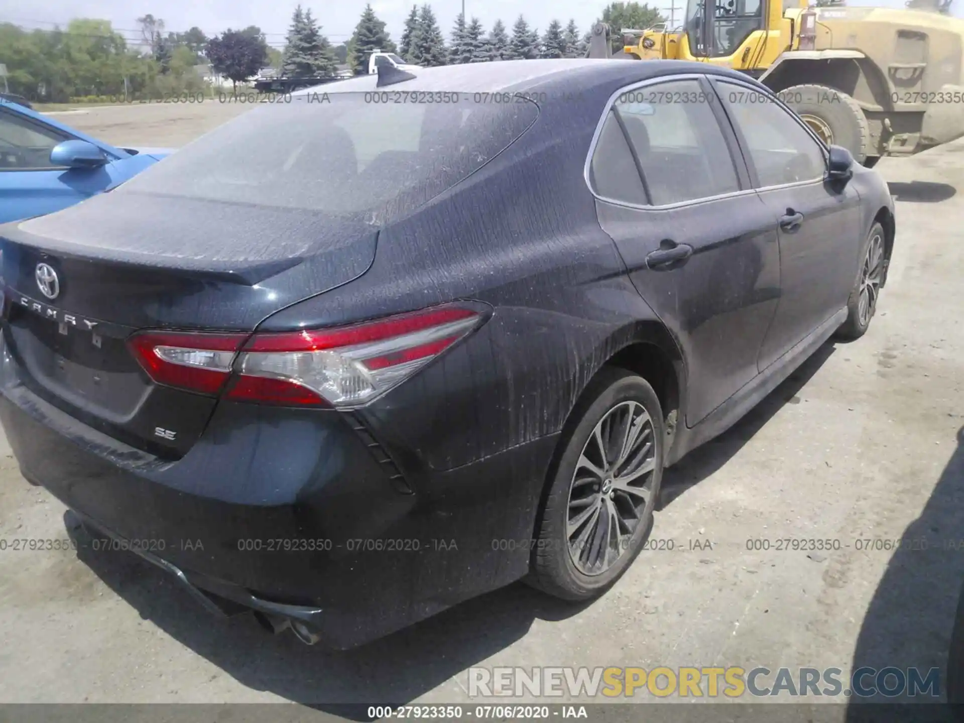 4 Photograph of a damaged car 4T1B11HK1KU756932 TOYOTA CAMRY 2019