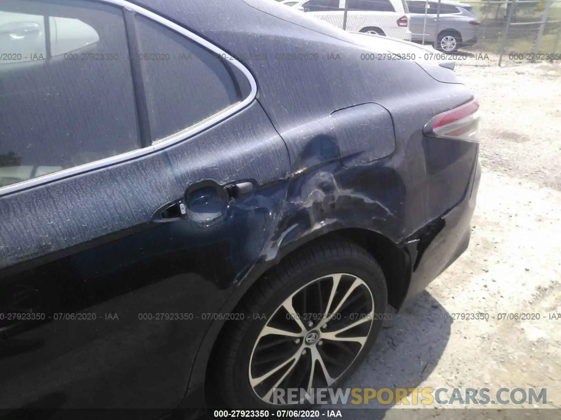 8 Photograph of a damaged car 4T1B11HK1KU756932 TOYOTA CAMRY 2019