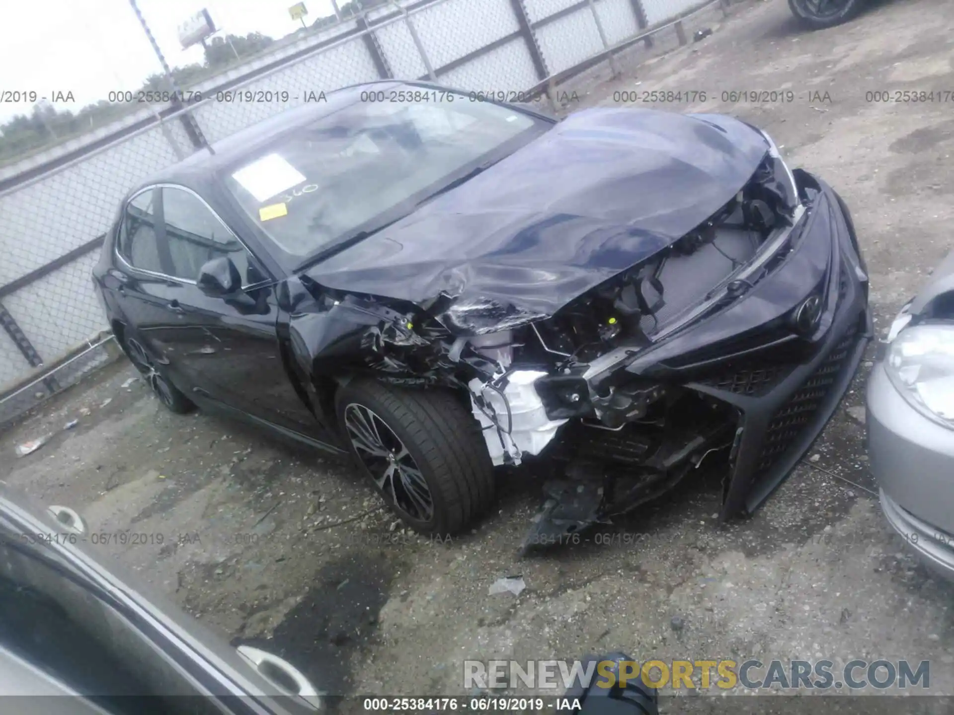 1 Photograph of a damaged car 4T1B11HK1KU757210 TOYOTA CAMRY 2019