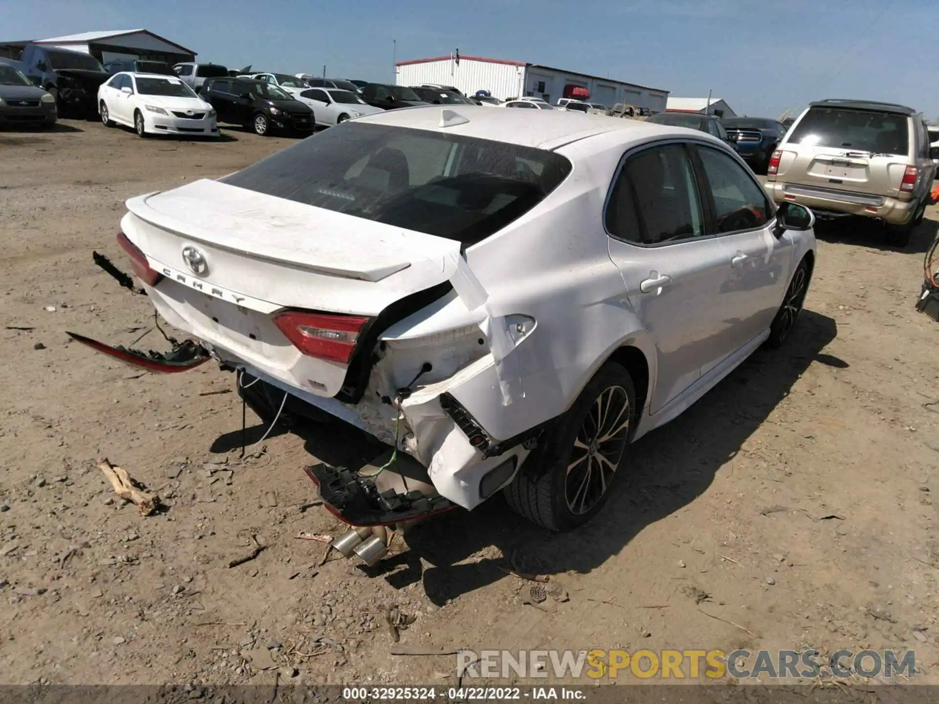 4 Photograph of a damaged car 4T1B11HK1KU757983 TOYOTA CAMRY 2019