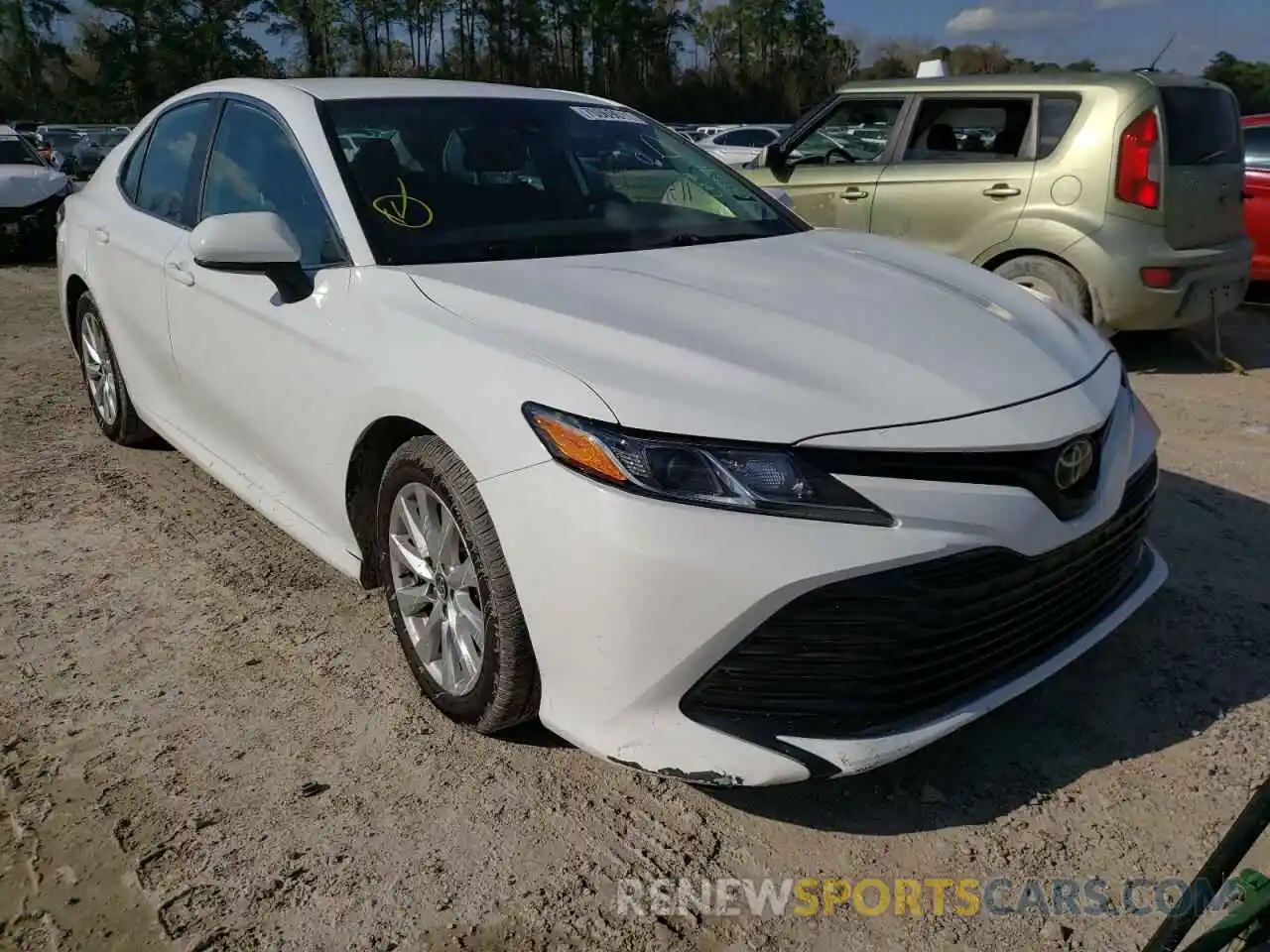 1 Photograph of a damaged car 4T1B11HK1KU759703 TOYOTA CAMRY 2019