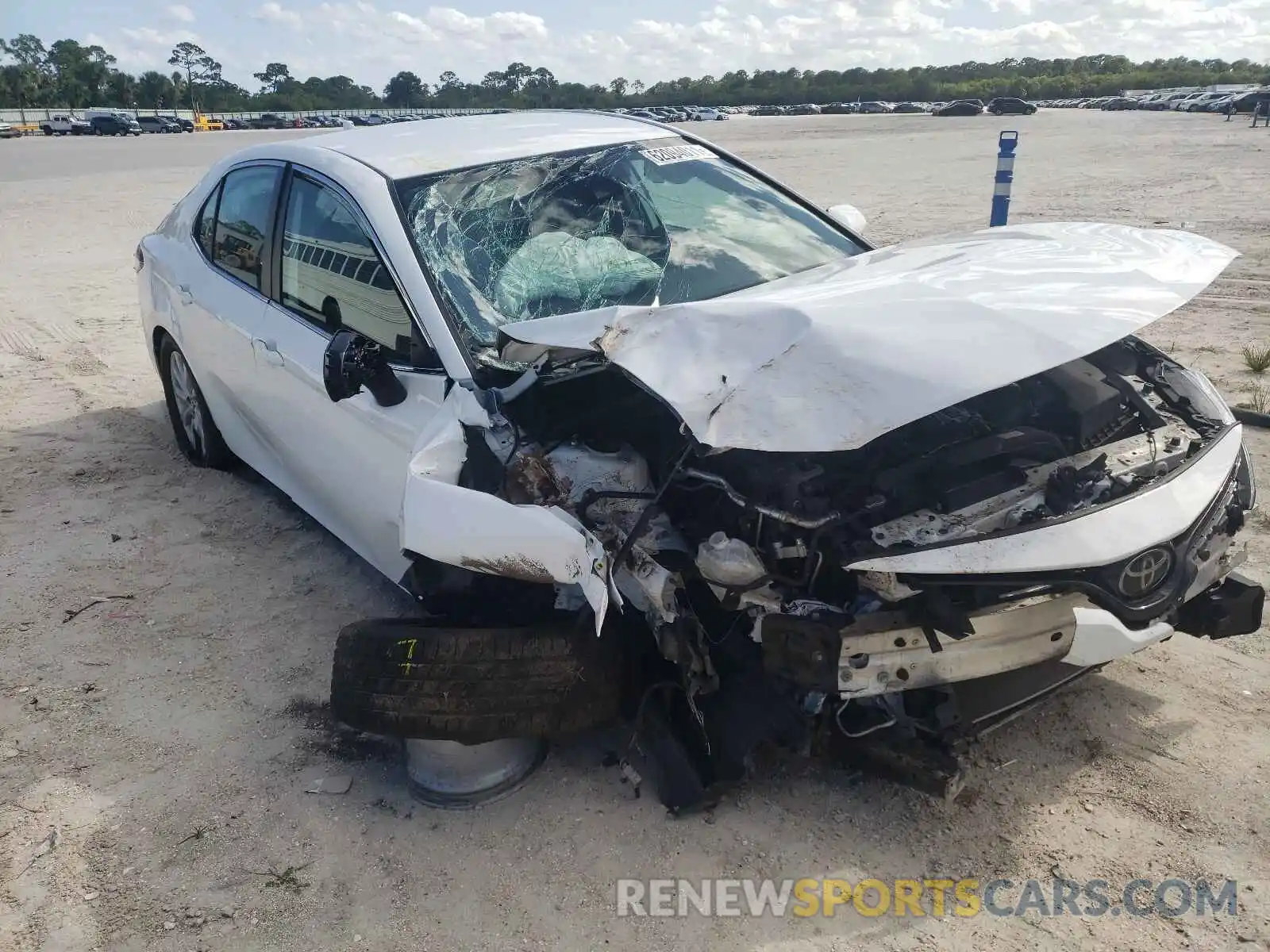 1 Photograph of a damaged car 4T1B11HK1KU759779 TOYOTA CAMRY 2019