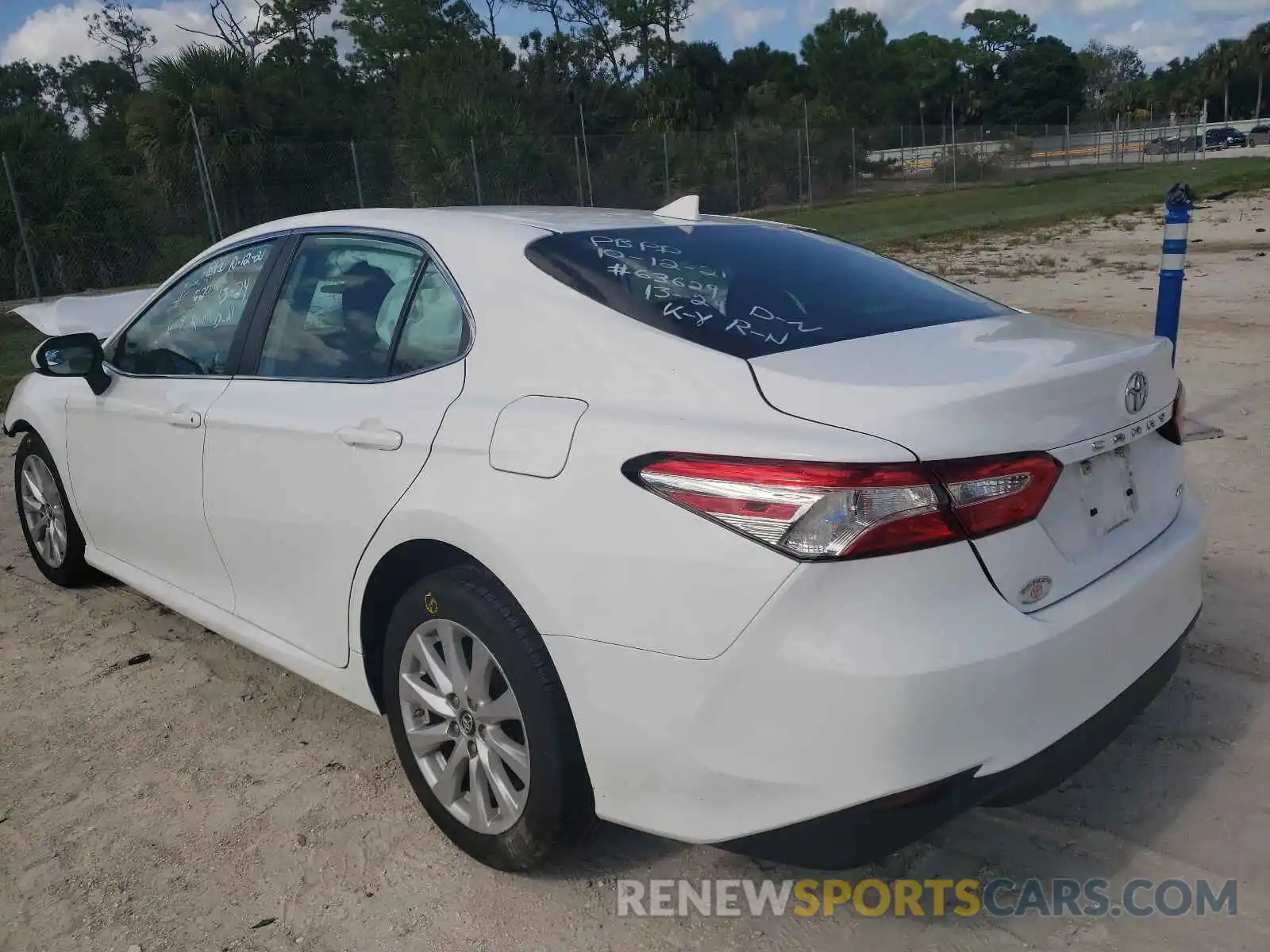 3 Photograph of a damaged car 4T1B11HK1KU759779 TOYOTA CAMRY 2019