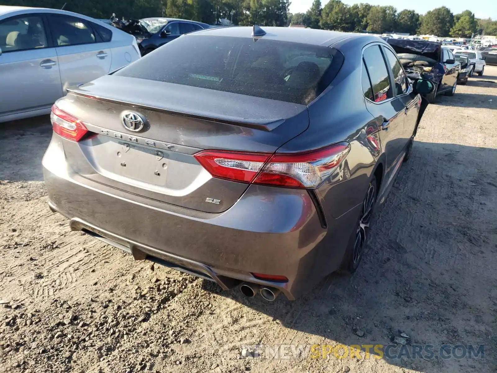 4 Photograph of a damaged car 4T1B11HK1KU760320 TOYOTA CAMRY 2019