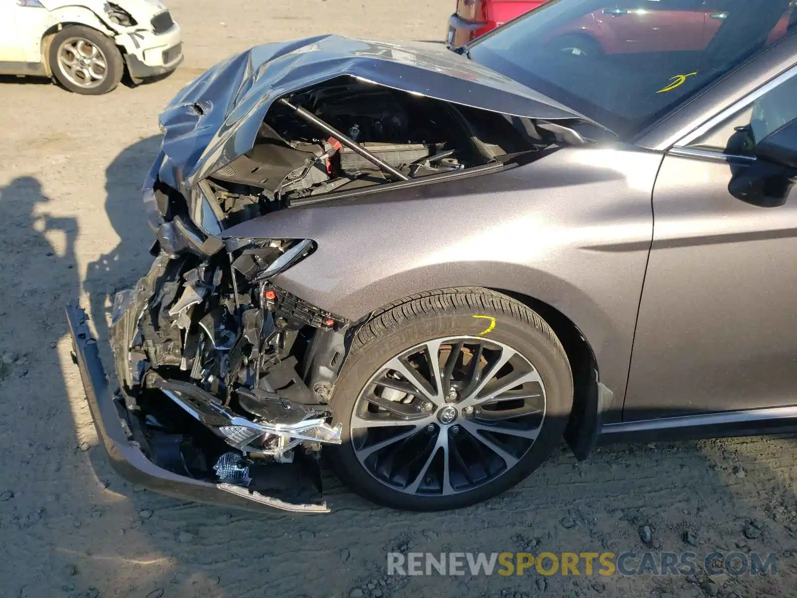 9 Photograph of a damaged car 4T1B11HK1KU760320 TOYOTA CAMRY 2019