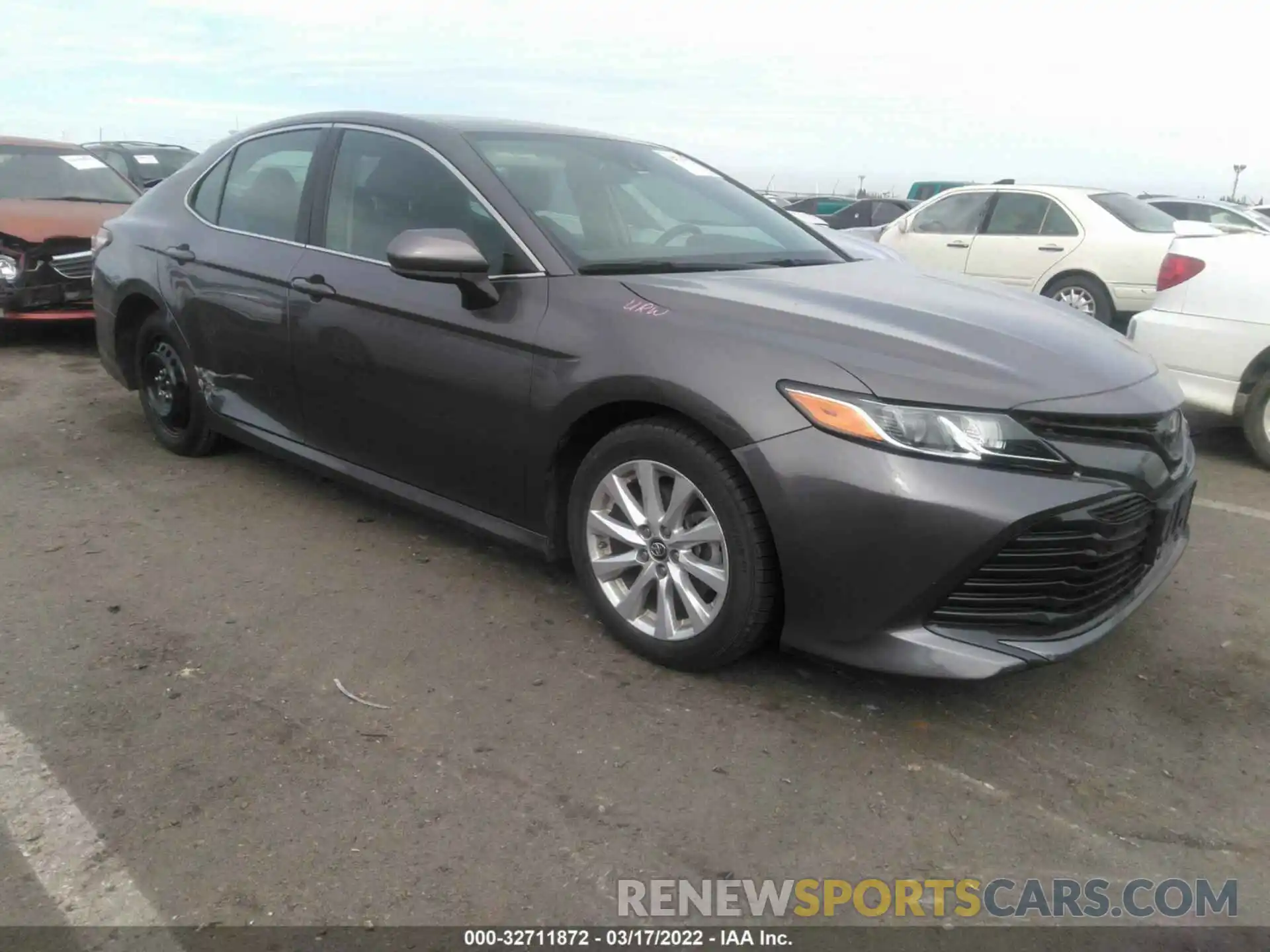 1 Photograph of a damaged car 4T1B11HK1KU760379 TOYOTA CAMRY 2019