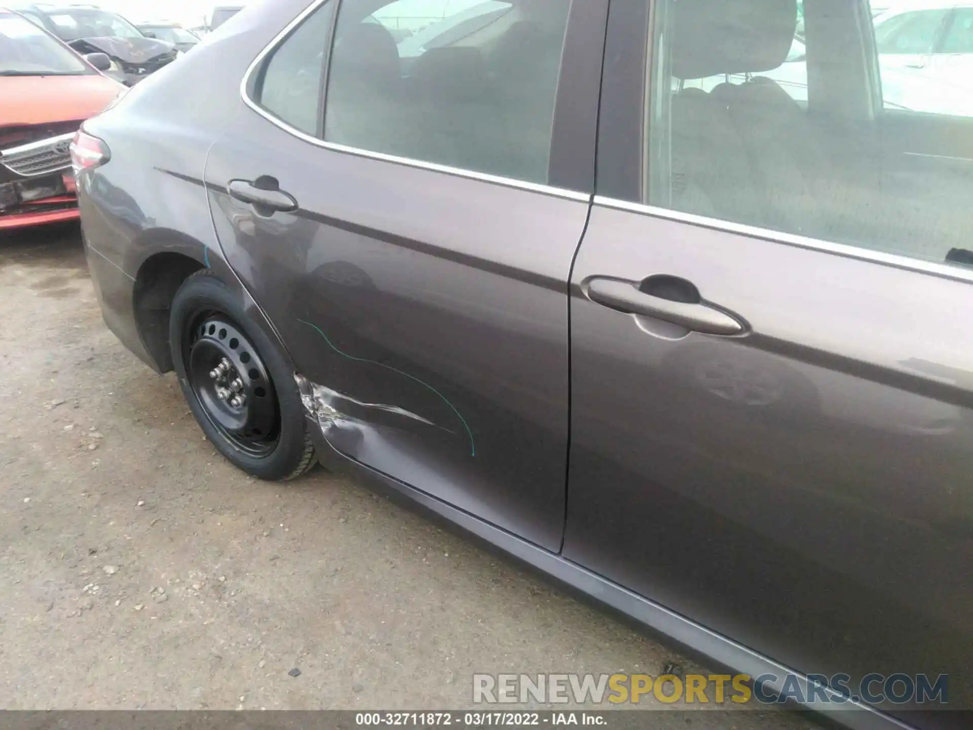 6 Photograph of a damaged car 4T1B11HK1KU760379 TOYOTA CAMRY 2019