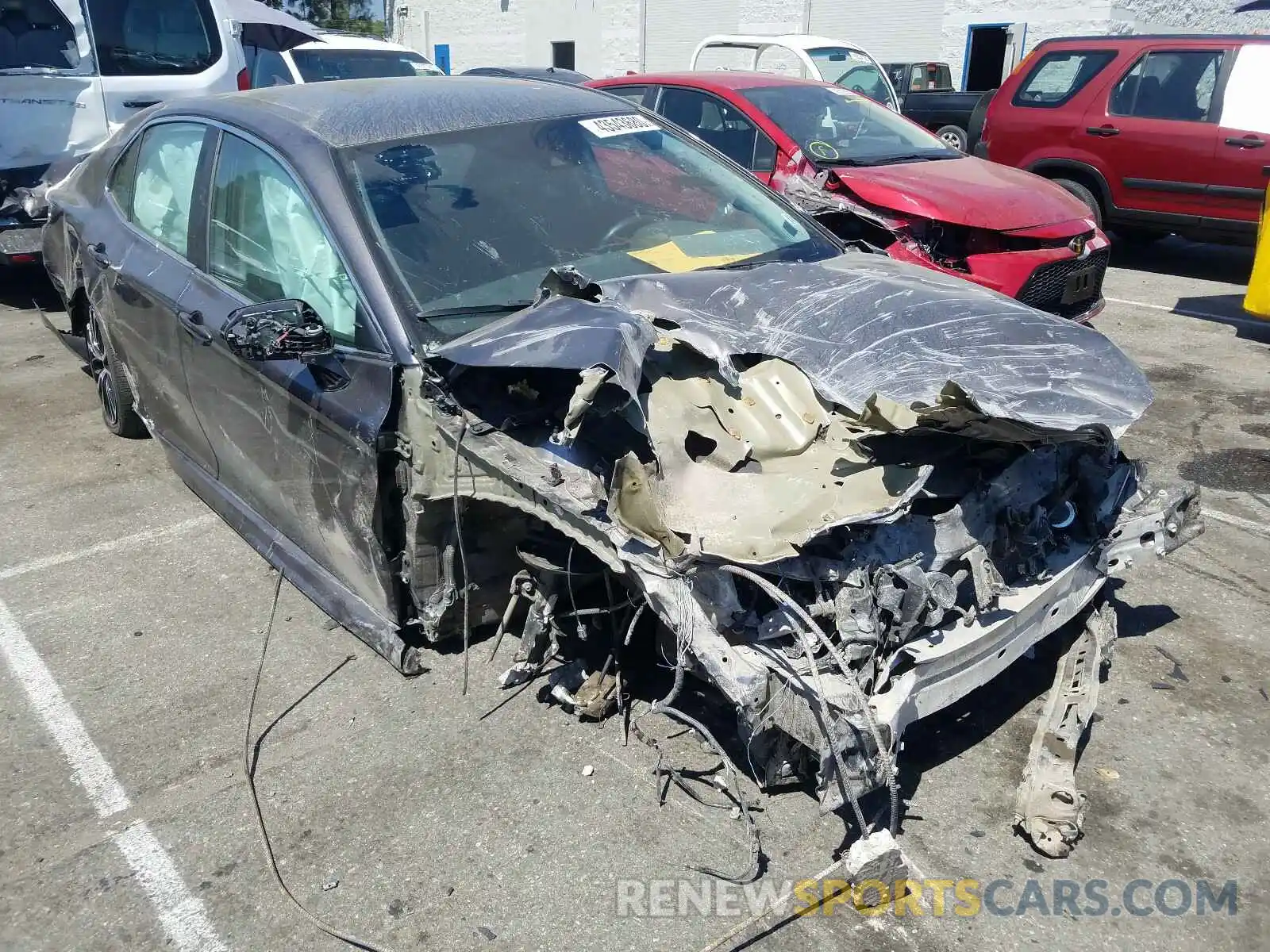 1 Photograph of a damaged car 4T1B11HK1KU760415 TOYOTA CAMRY 2019