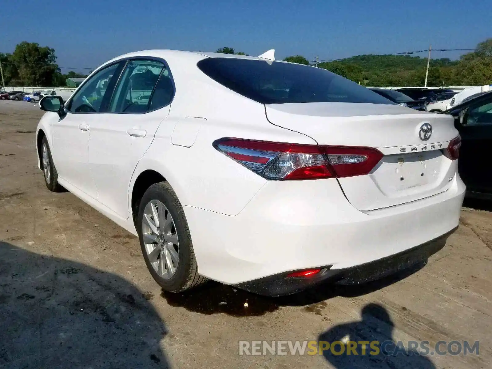 3 Photograph of a damaged car 4T1B11HK1KU761208 TOYOTA CAMRY 2019