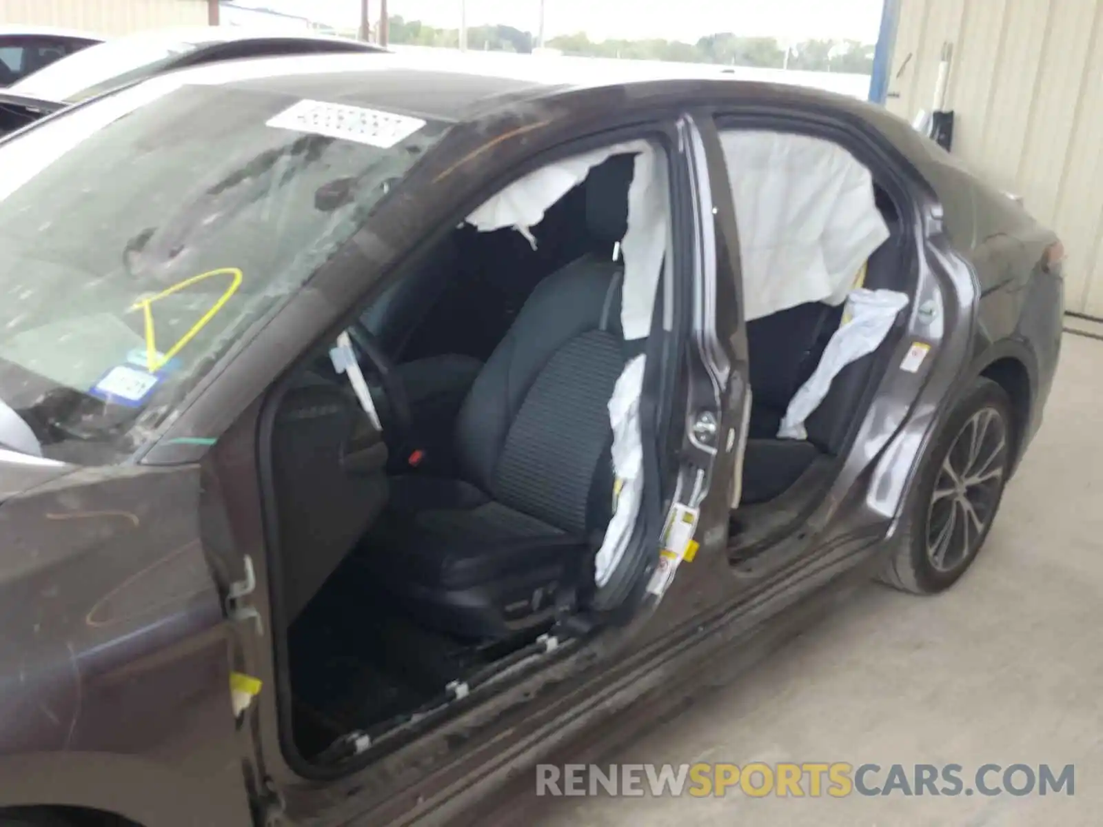 9 Photograph of a damaged car 4T1B11HK1KU761662 TOYOTA CAMRY 2019